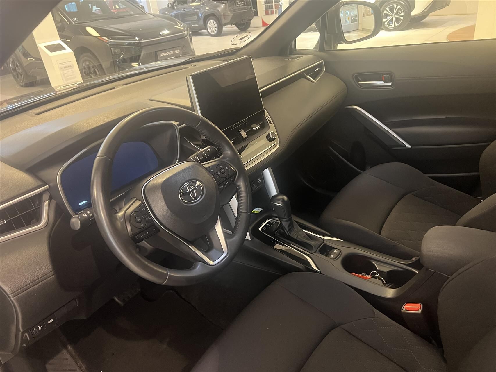 Billede af Toyota Corolla Cross 2,0 Hybrid Style E-CVT 197HK 5d Aut.