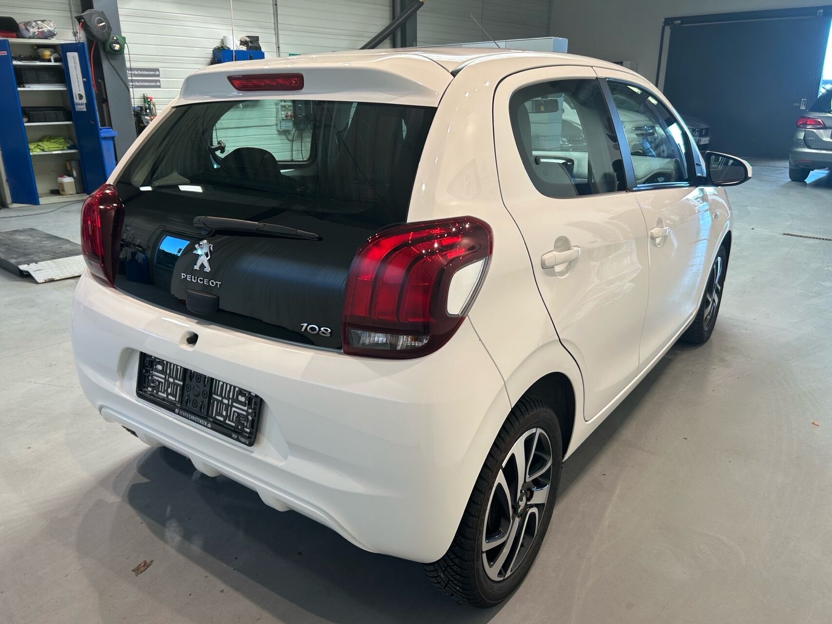 Billede af Peugeot 108 1,0 e-Vti Allure+ 72HK 5d