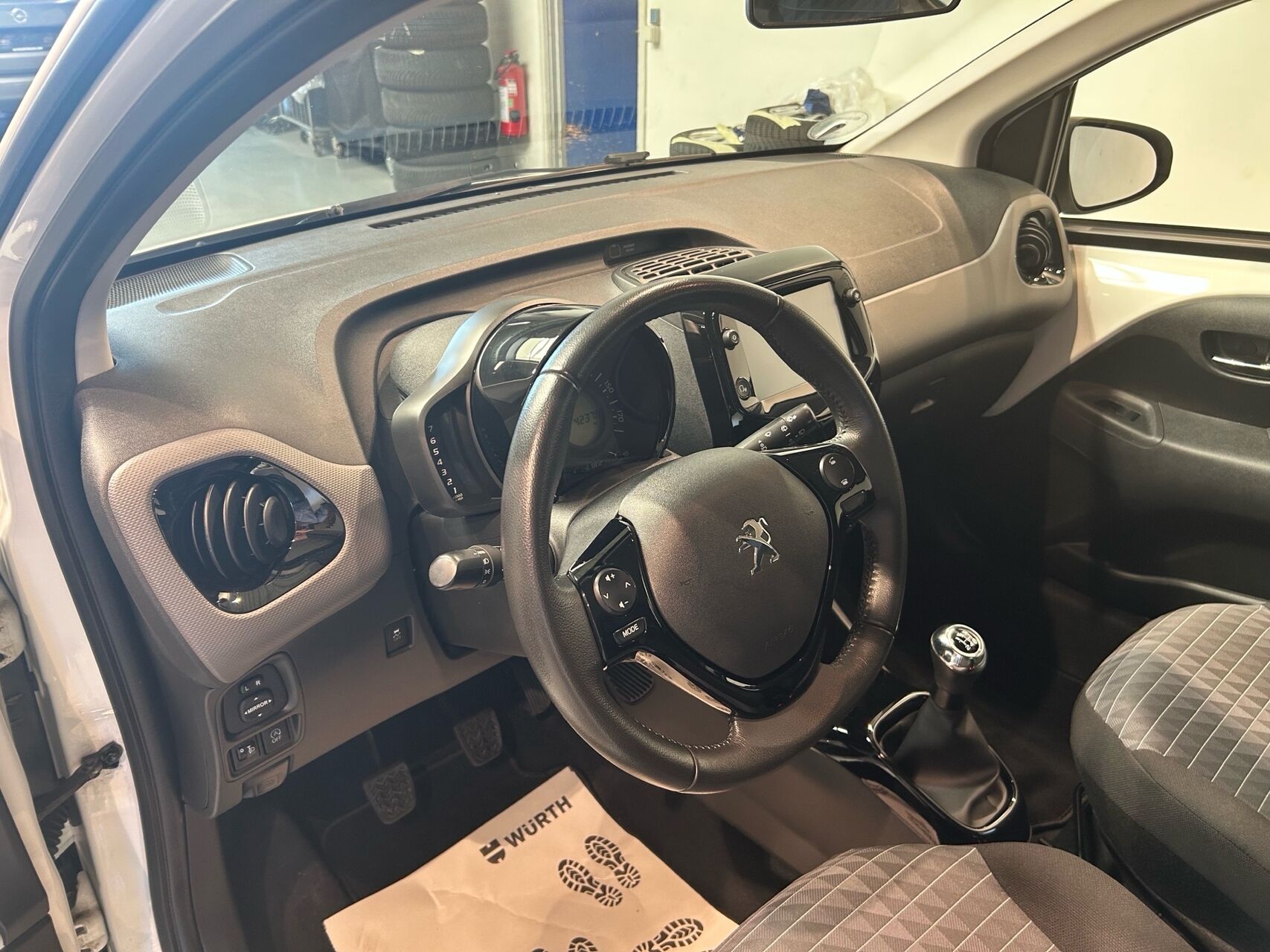 Billede af Peugeot 108 1,0 e-Vti Allure+ 72HK 5d