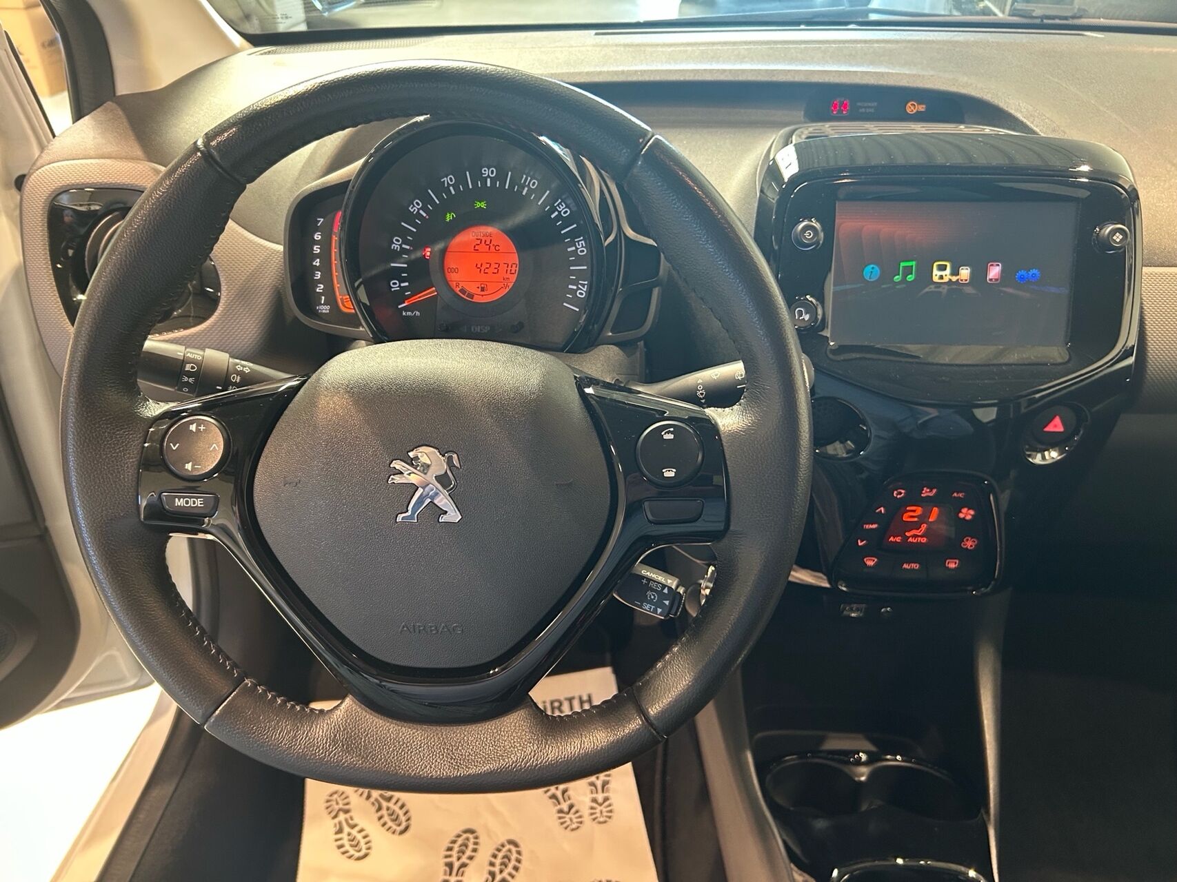 Billede af Peugeot 108 1,0 e-Vti Allure+ 72HK 5d