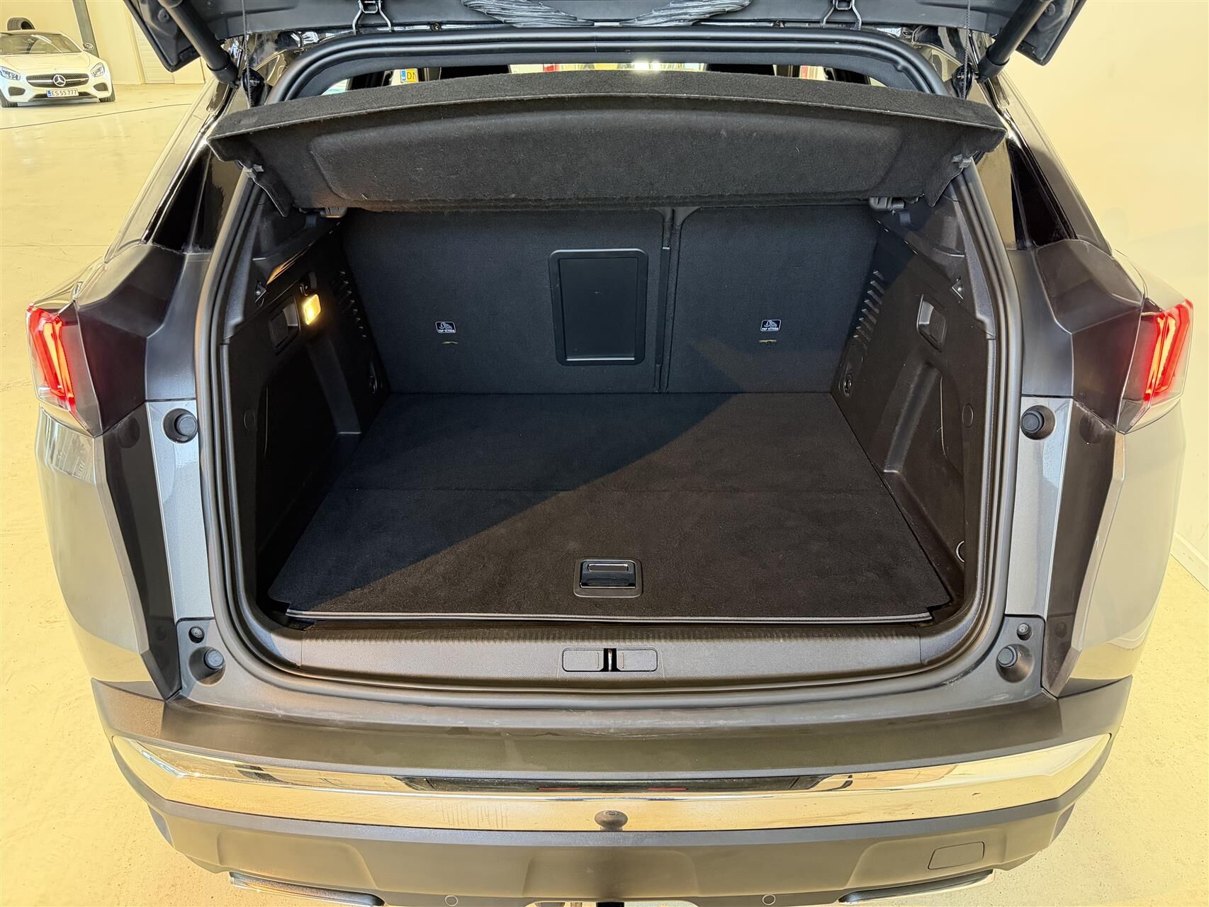 Billede af Peugeot 3008 1,6 PureTech  Plugin-hybrid GT First EAT8 225HK 5d 8g Aut.