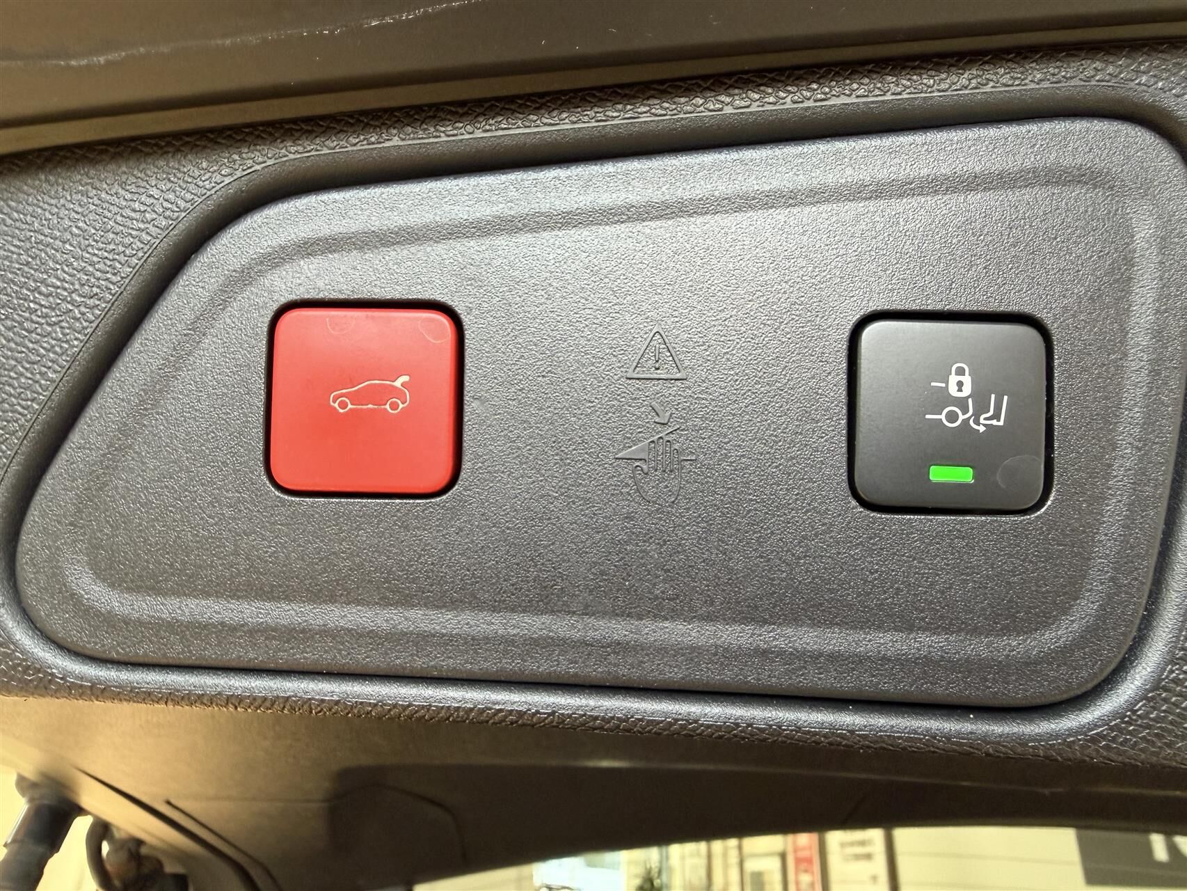 Billede af Peugeot 3008 1,6 PureTech  Plugin-hybrid GT First EAT8 225HK 5d 8g Aut.