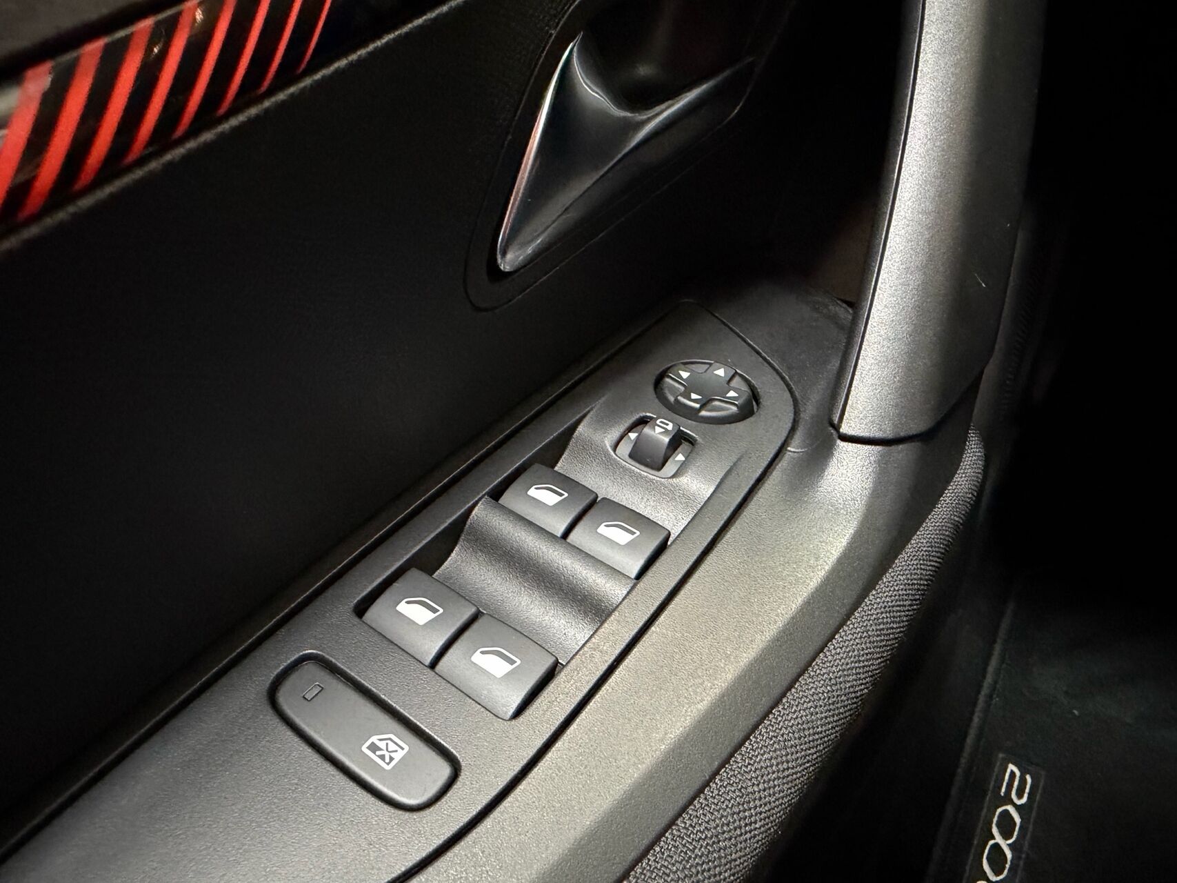 Billede af Peugeot 2008 1,2 PureTech Platin 100HK 5d