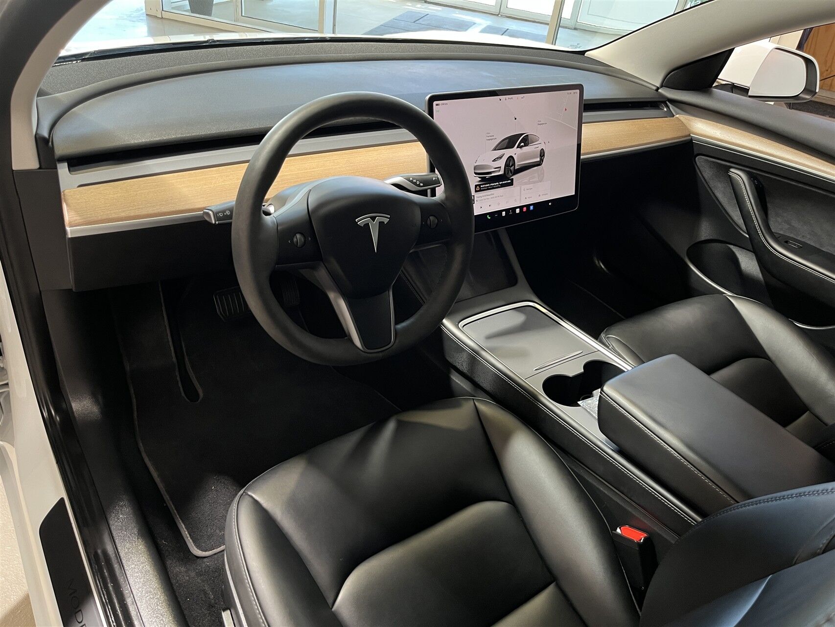Billede af Tesla Model 3 EL Standard Range 283HK Aut.