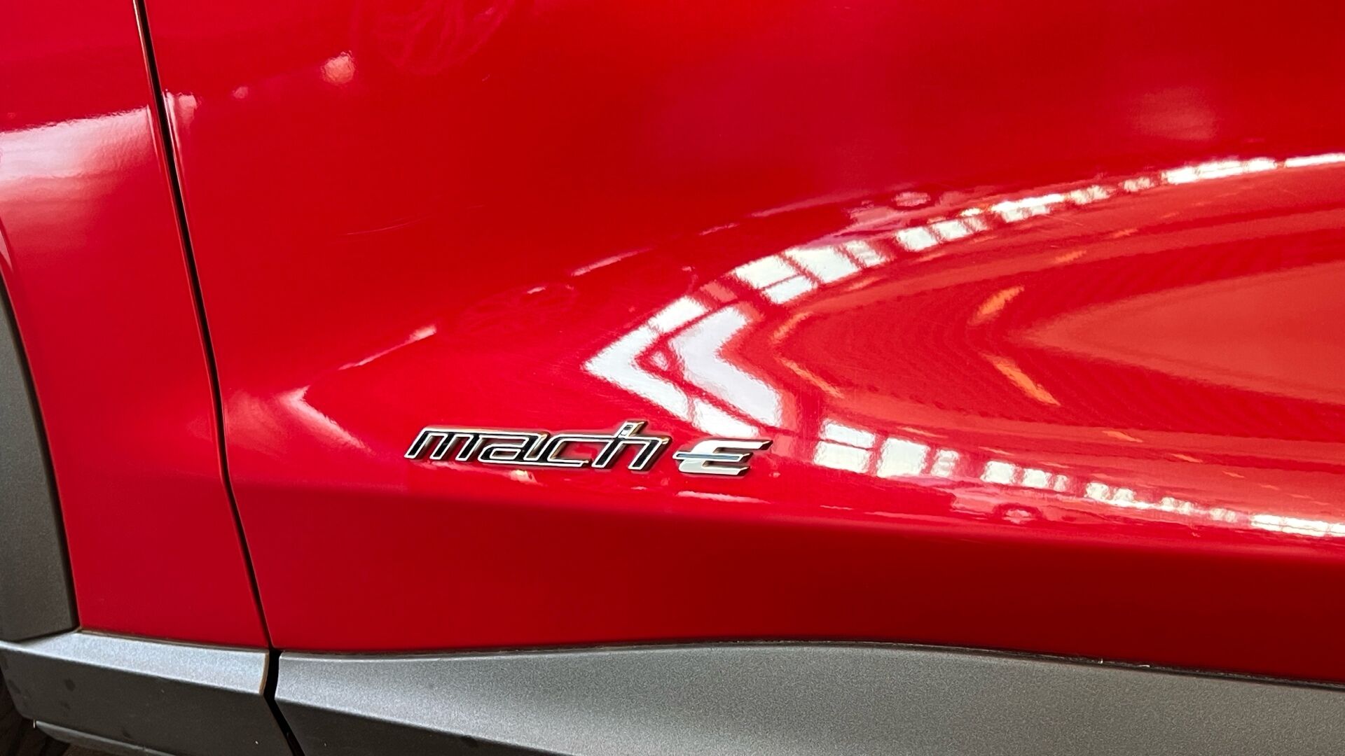 Billede af Ford Mustang Mach-E EL SR Select 269HK 5d Aut.