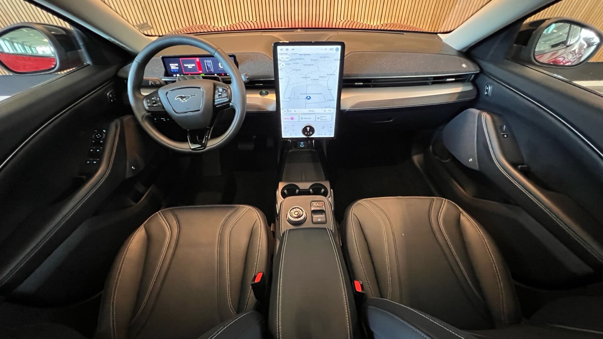 Billede af Ford Mustang Mach-E EL SR Select 269HK 5d Aut.