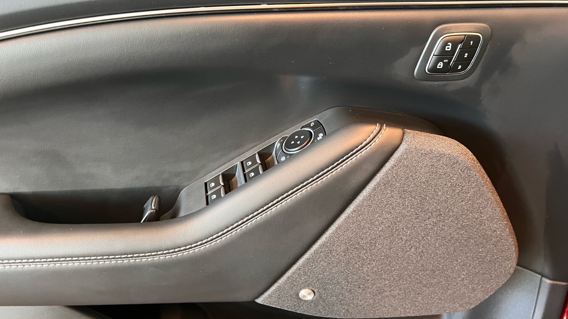 Billede af Ford Mustang Mach-E EL SR Select 269HK 5d Aut.