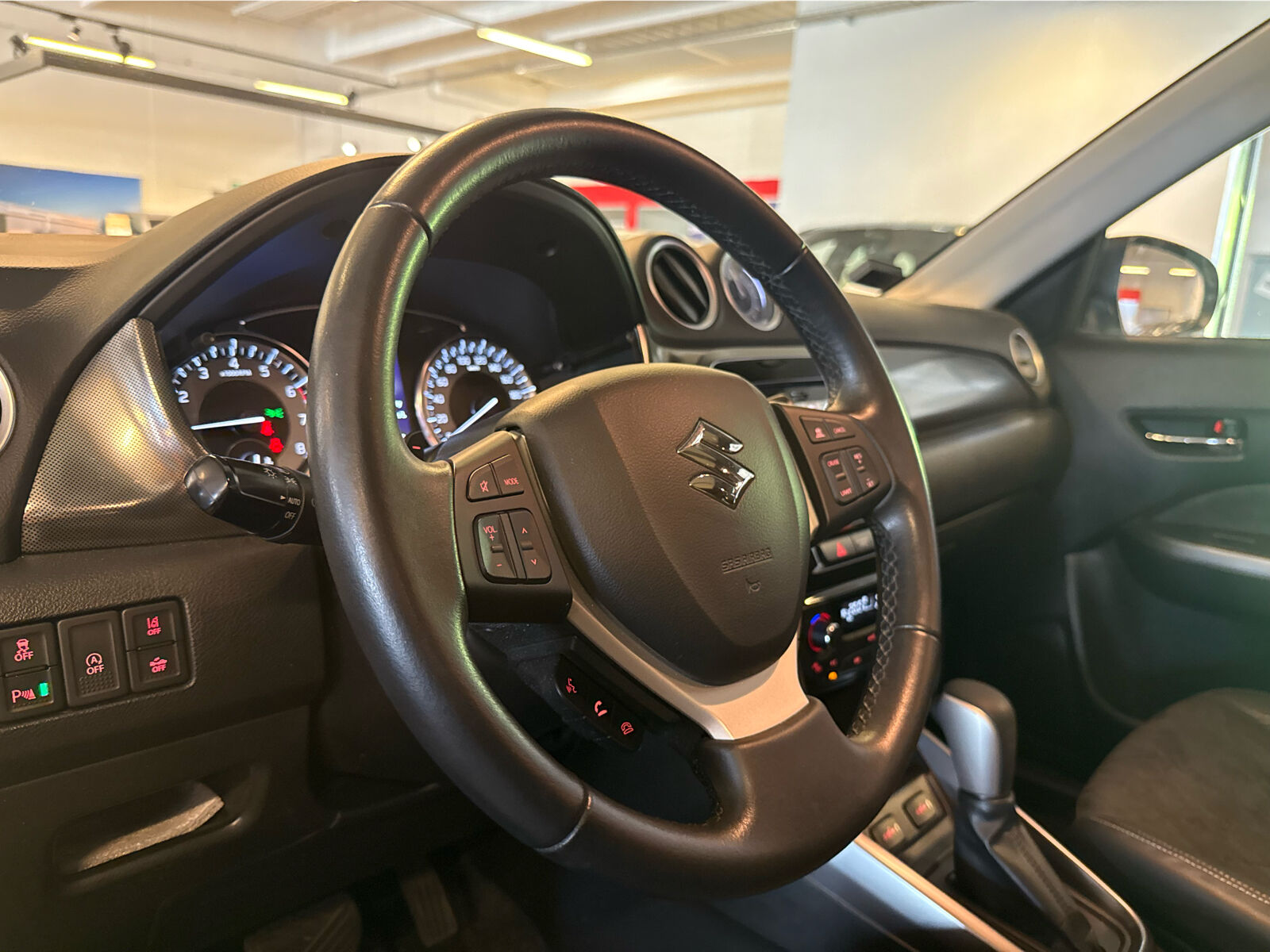 Billede af Suzuki Vitara 1,0 Boosterjet Adventure 112HK 5d 6g Aut.