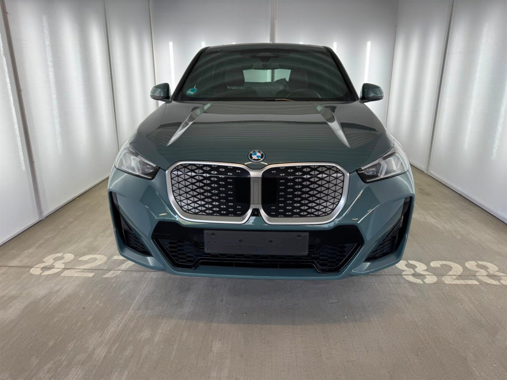 Billede af BMW iX1 xDrive30 Fully Charged 4x4 313HK 5d Aut.