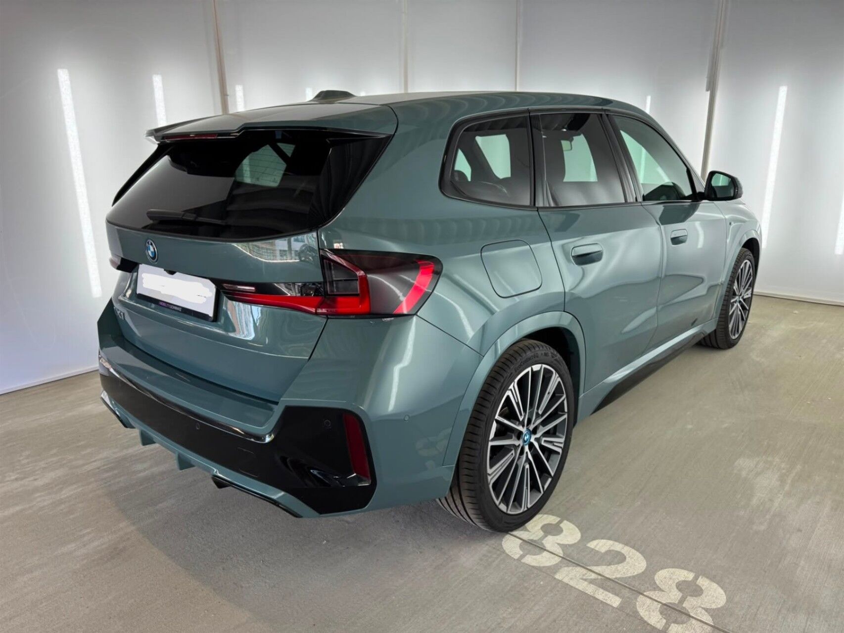 Billede af BMW iX1 xDrive30 Fully Charged 4x4 313HK 5d Aut.