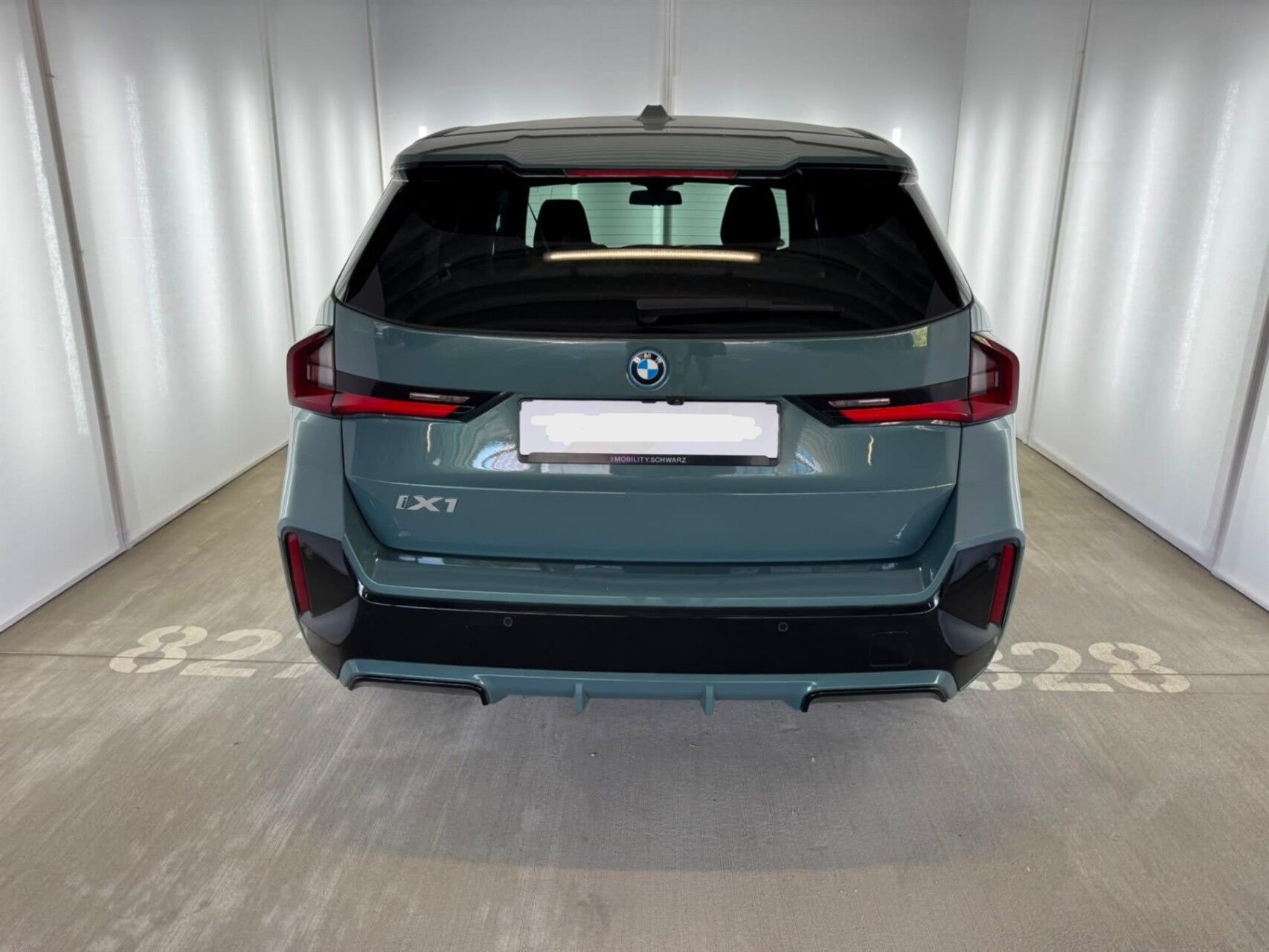 Billede af BMW iX1 xDrive30 Fully Charged 4x4 313HK 5d Aut.