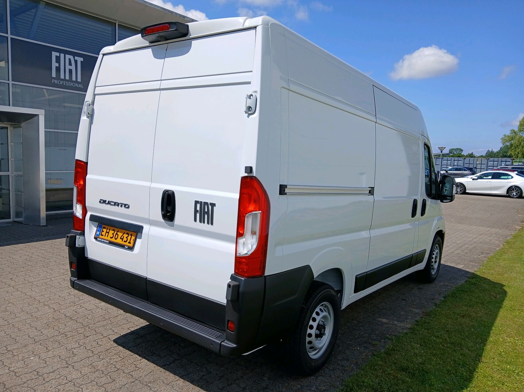 Billede af Fiat Ducato 35M L2H2 2,2 Multijet Pro 180HK Van 8g Aut.