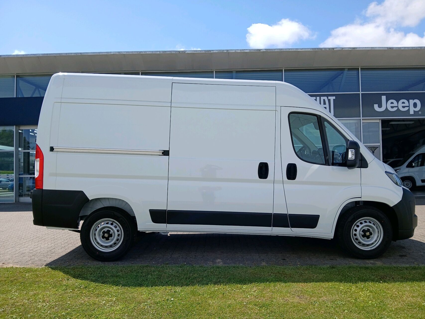 Billede af Fiat Ducato 35M L2H2 2,2 Multijet Pro 180HK Van 8g Aut.