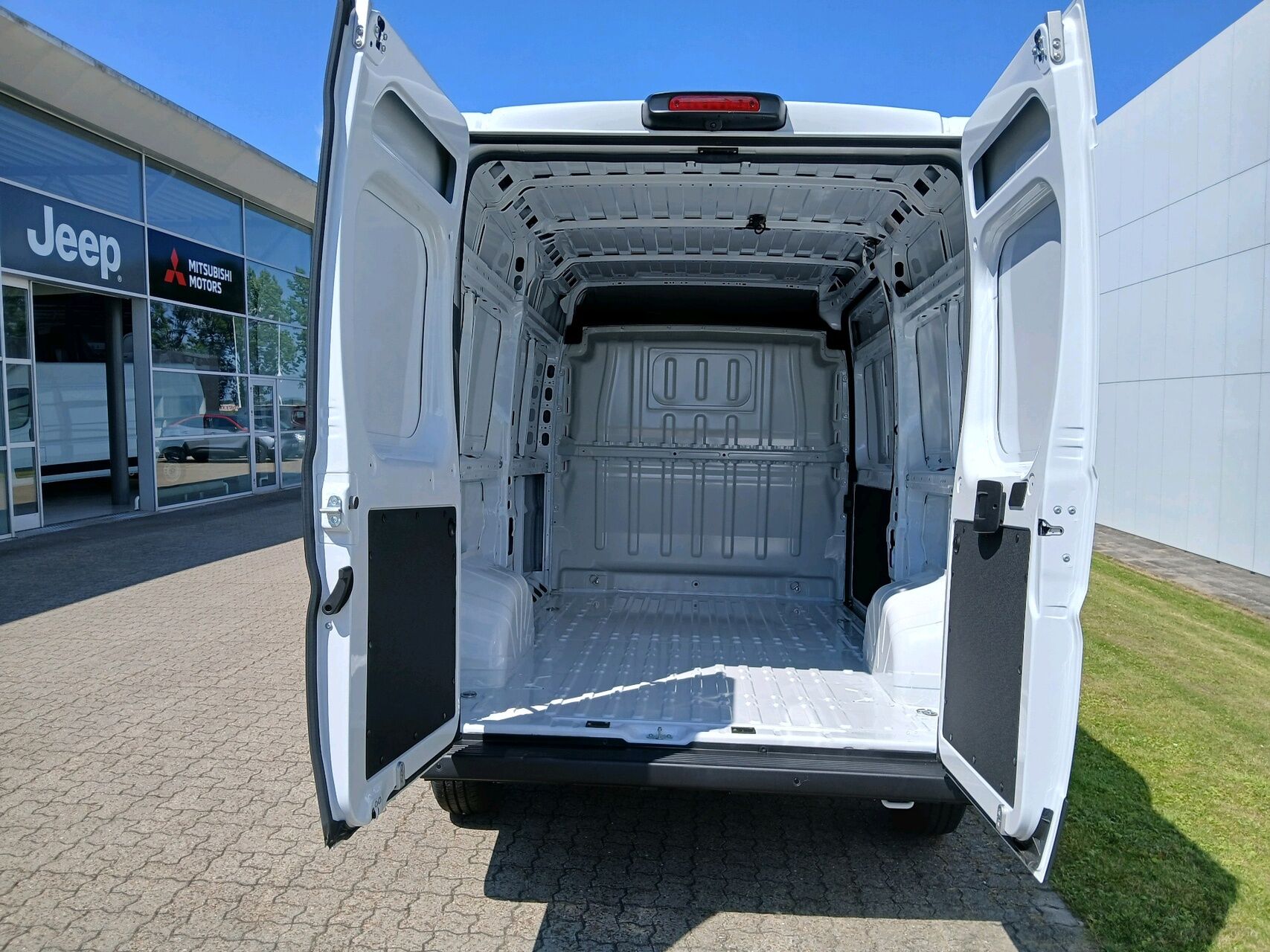 Billede af Fiat Ducato 35M L2H2 2,2 Multijet Pro 180HK Van 8g Aut.