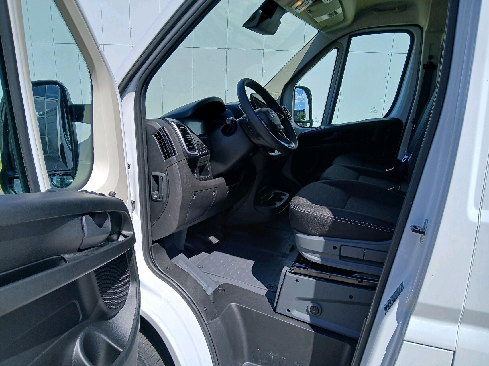 Billede af Fiat Ducato 35M L2H2 2,2 Multijet Pro 180HK Van 8g Aut.