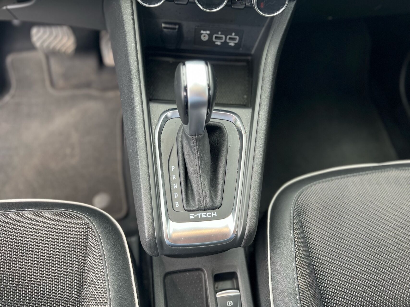 Billede af Renault Captur 1,6 E-TECH  Plugin-hybrid Intens 160HK 5d Aut.