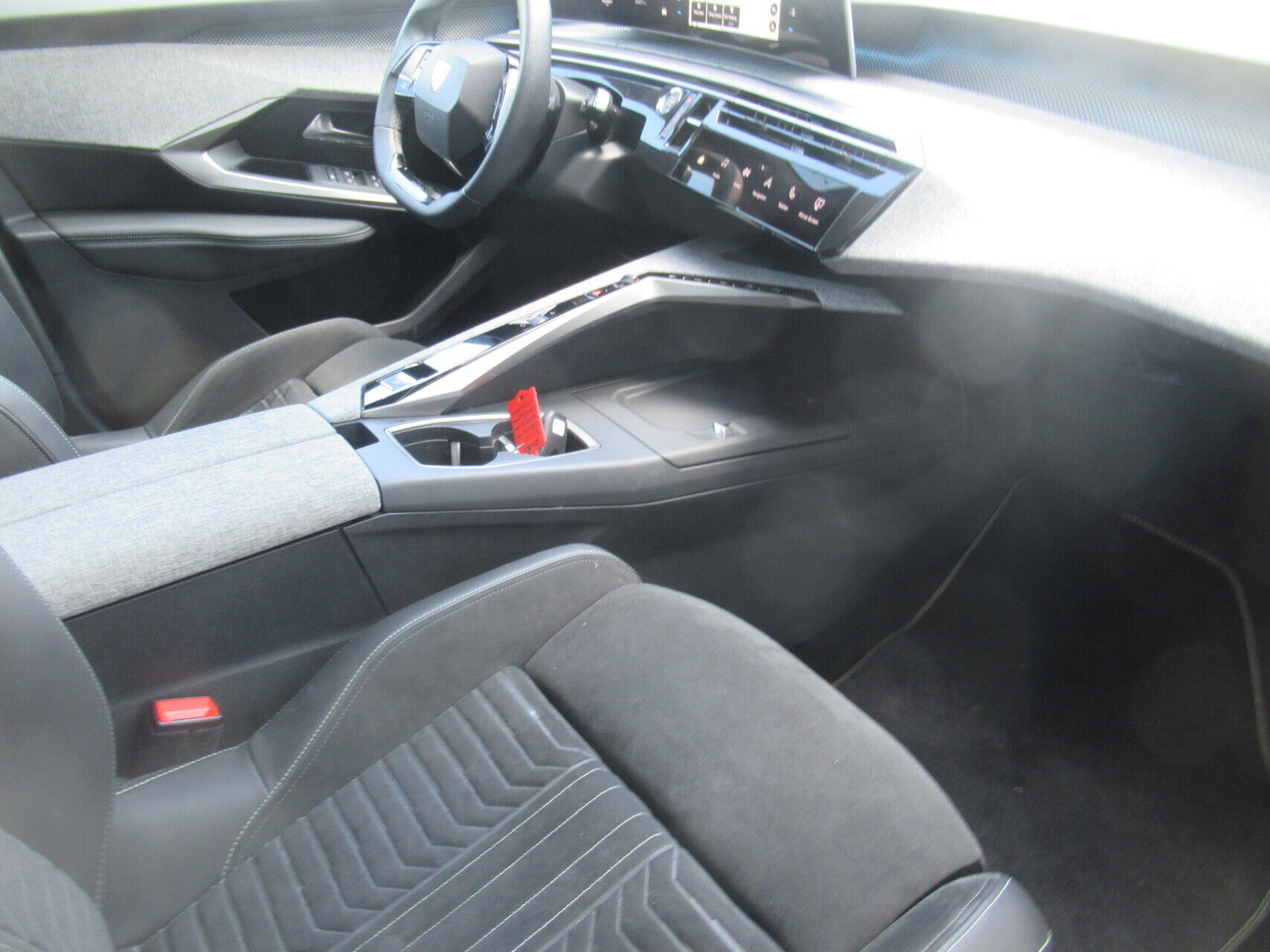 Billede af Peugeot e-3008 EL GT Pack 210HK 5d Aut.