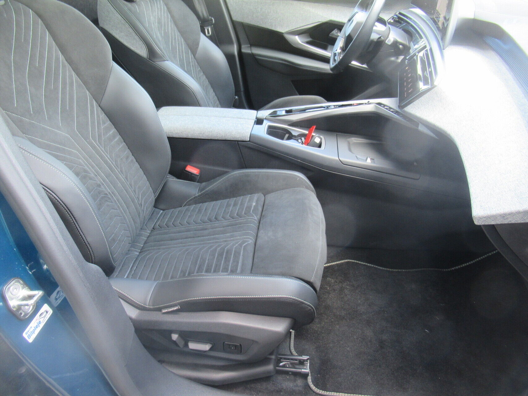 Billede af Peugeot e-3008 EL GT Pack 210HK 5d Aut.