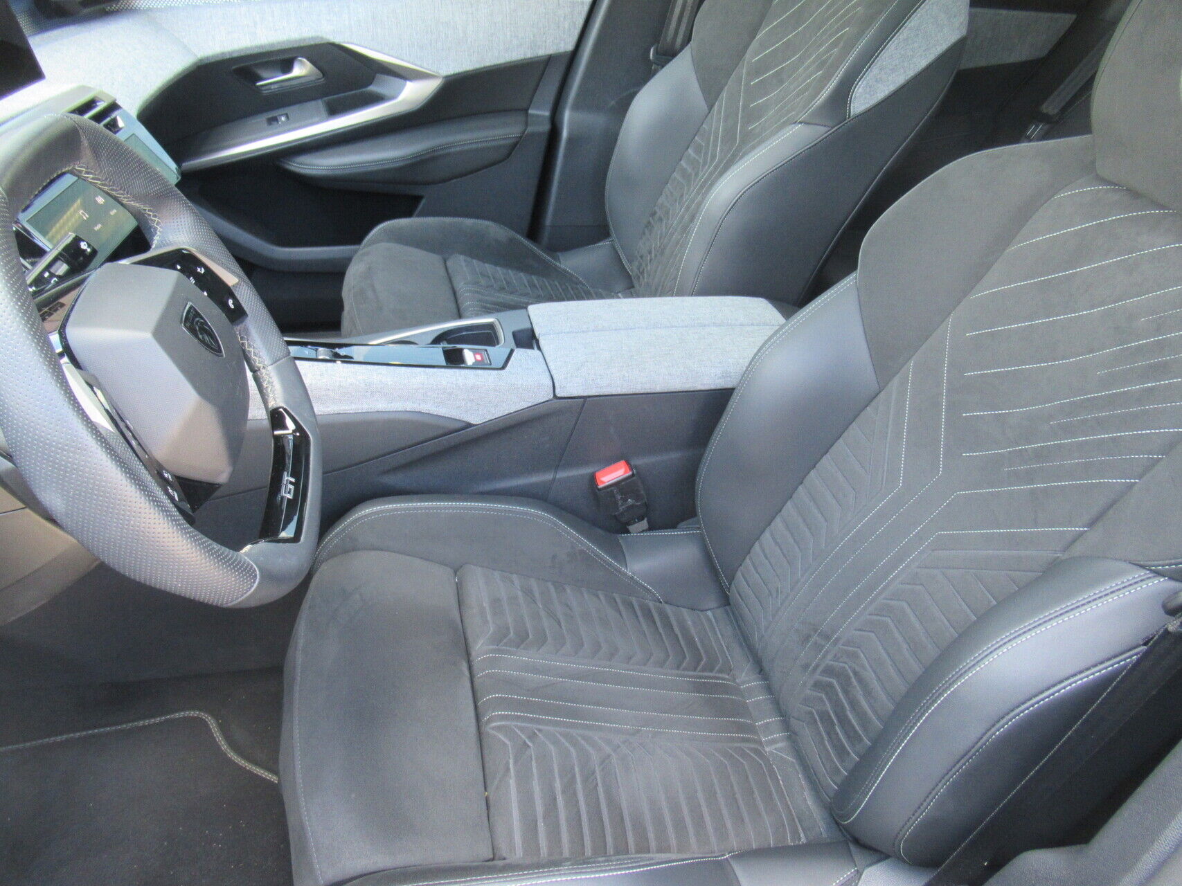 Billede af Peugeot e-3008 EL GT Pack 210HK 5d Aut.