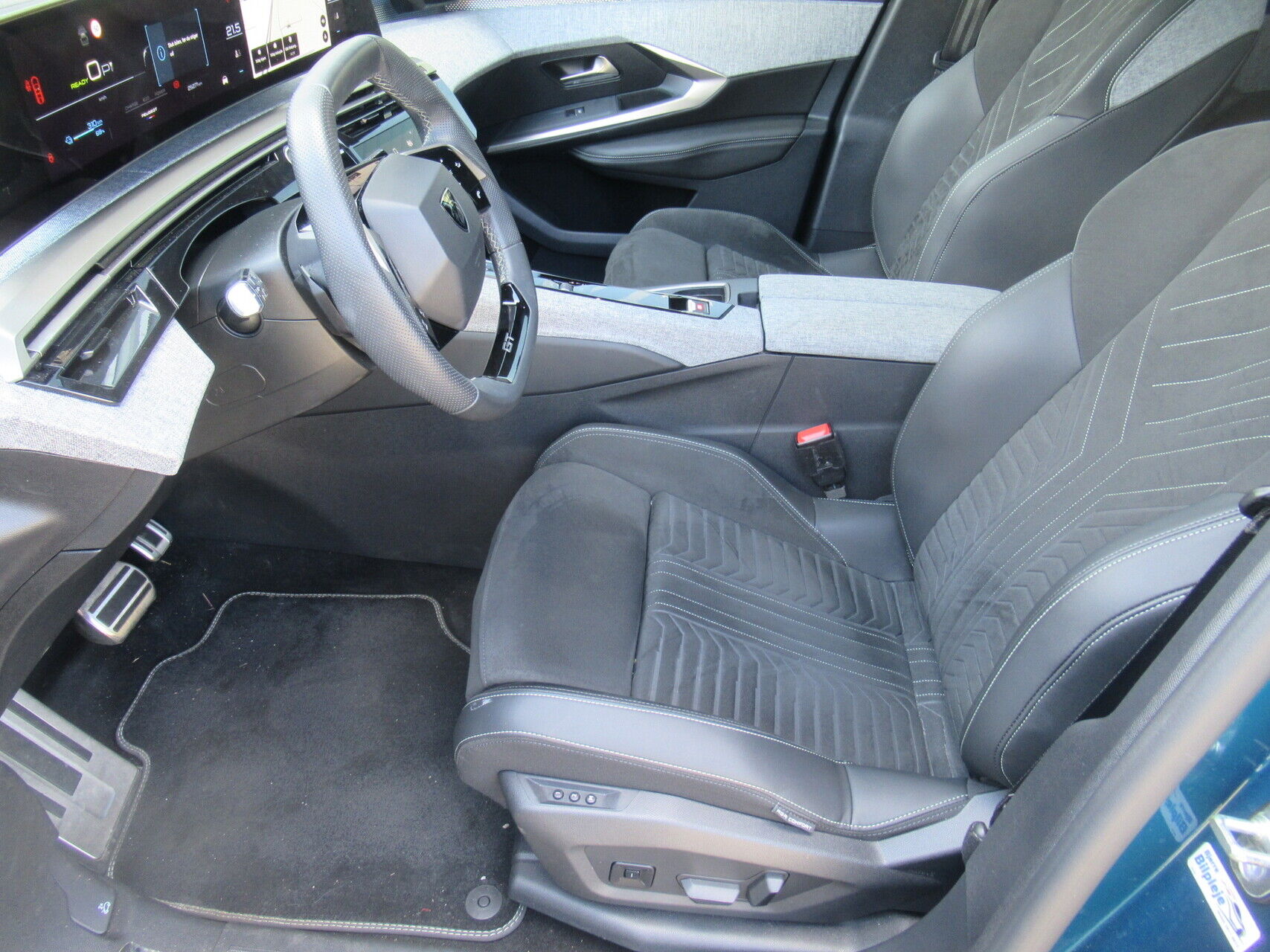 Billede af Peugeot e-3008 EL GT Pack 210HK 5d Aut.