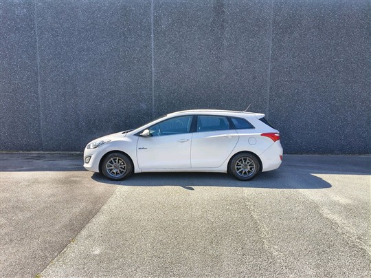 Hyundai i30 Cw 1,6 CRDi Style ISG 110HK Stc 6g