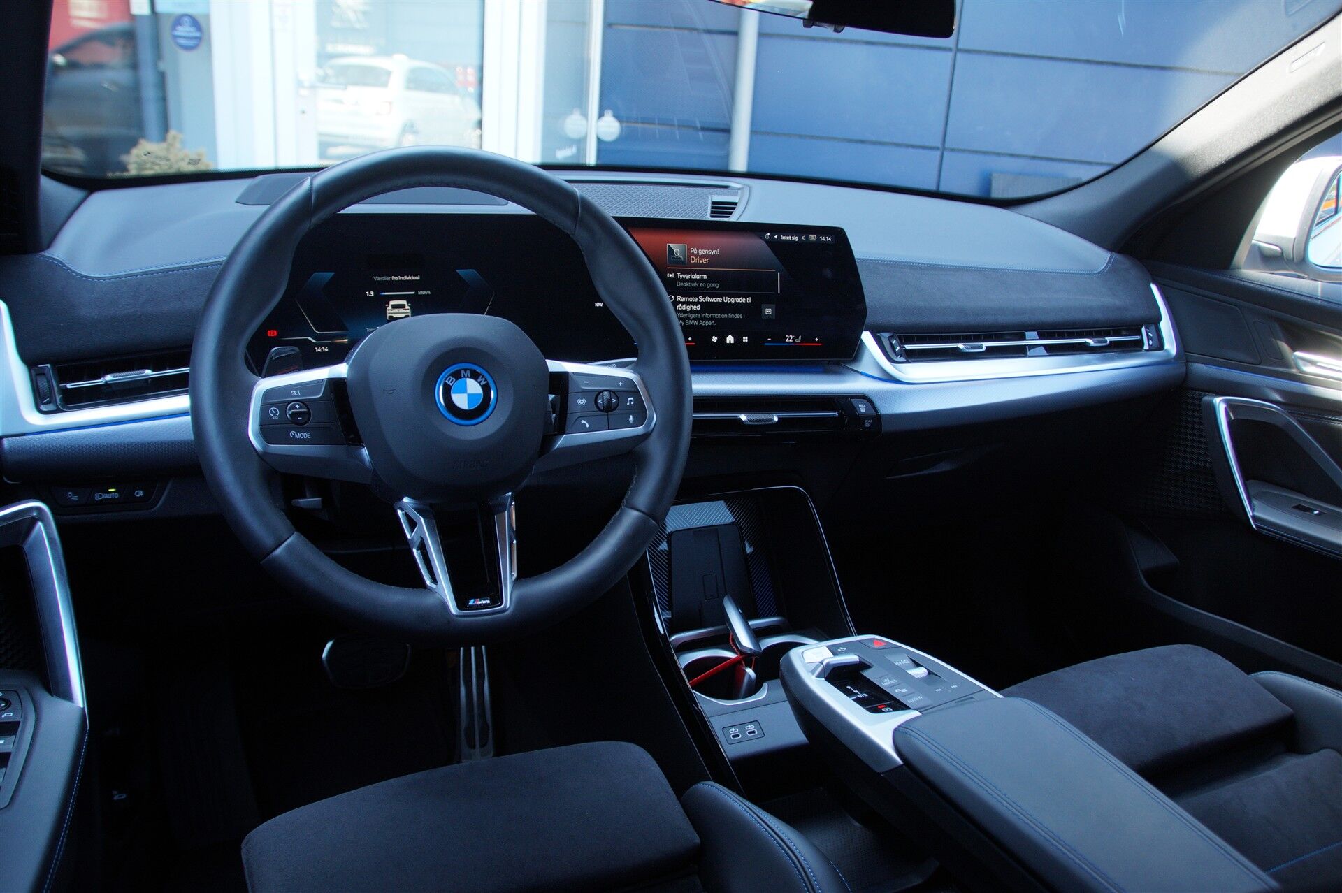 Billede af BMW iX2 eDrive20 EL M-Sport 204HK 5d Aut.