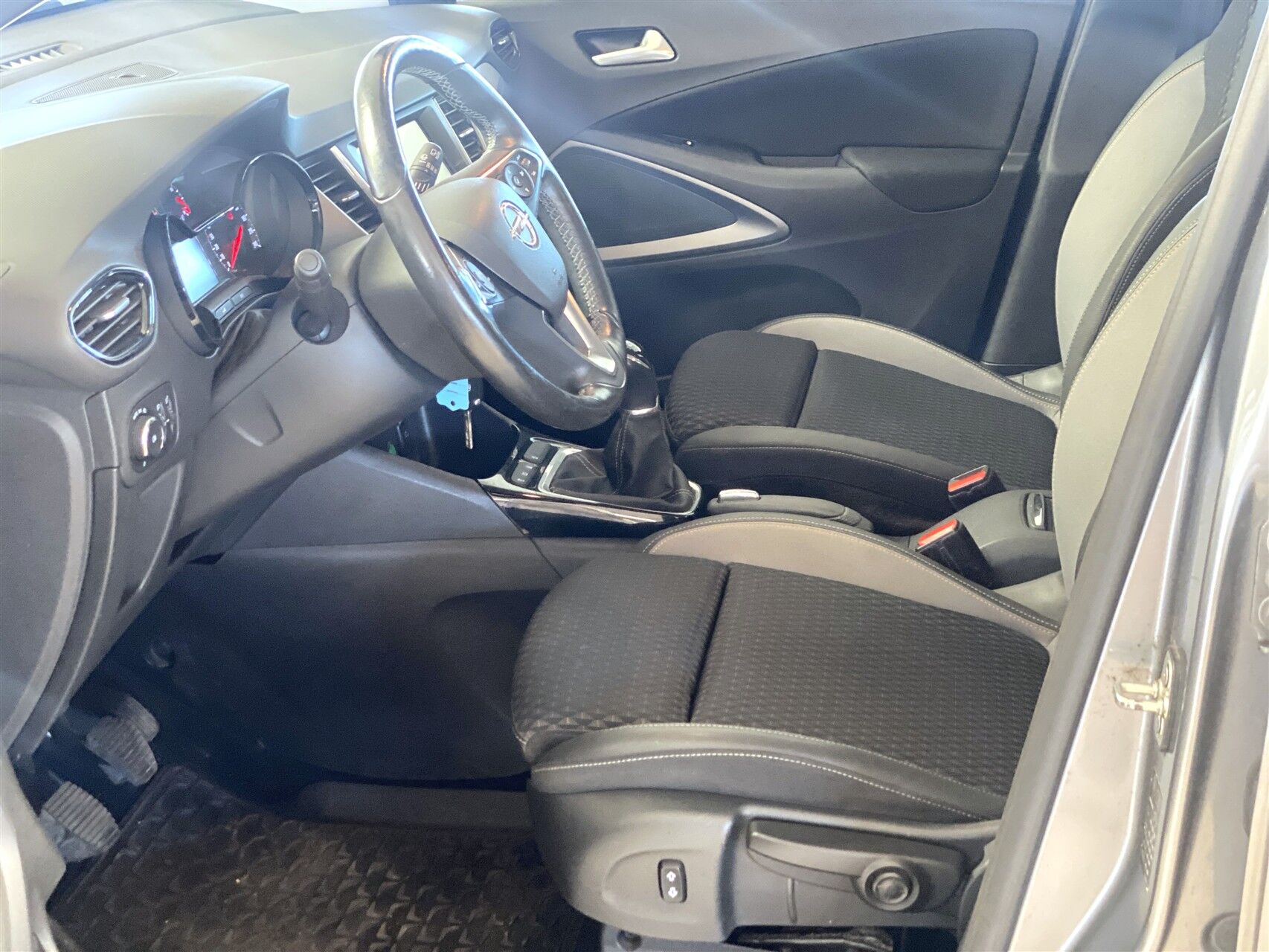 Billede af Opel Crossland X 1,6 CDTI Enjoy Start/Stop 99HK 5d