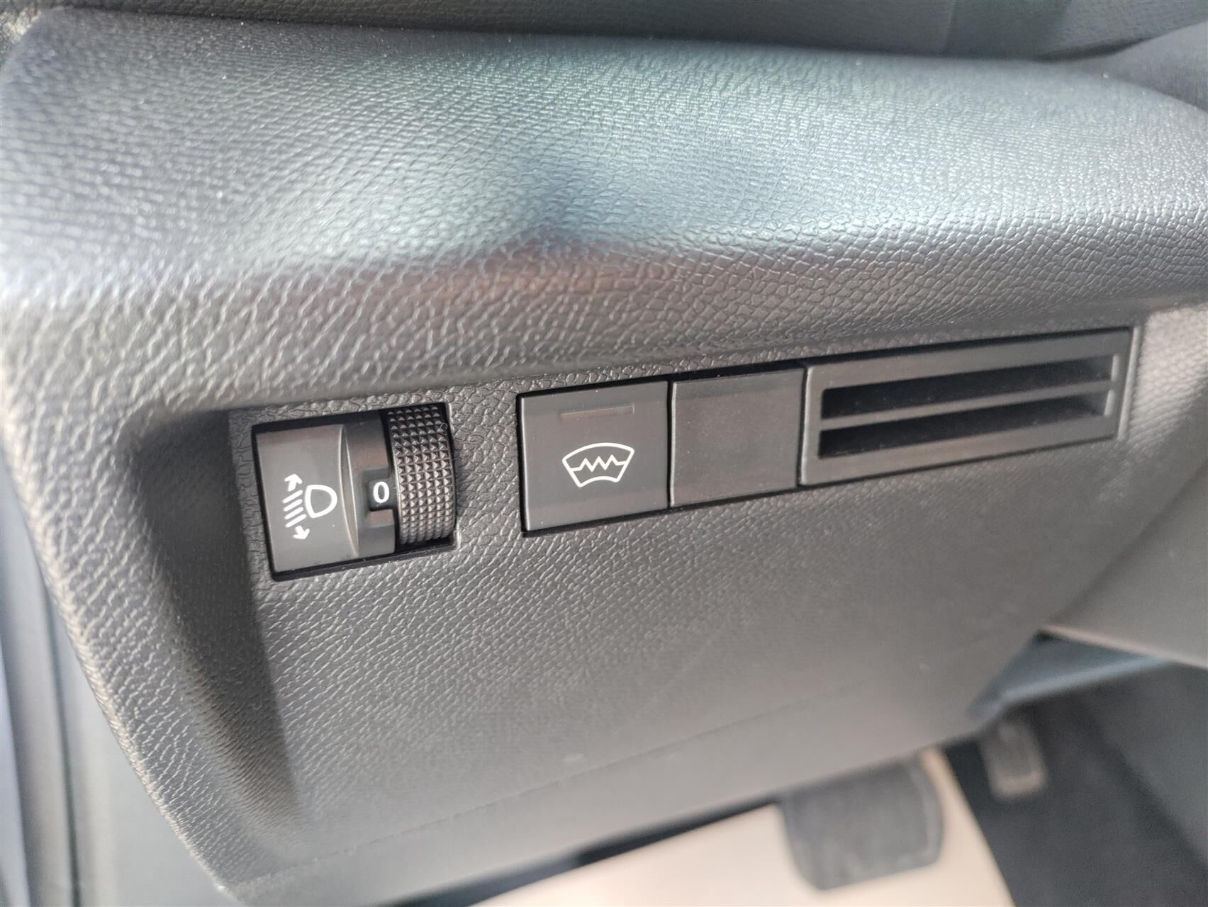 Billede af Citroën C4 1,2 PureTech VTR Sport EAT8 130HK 5d 8g Aut.