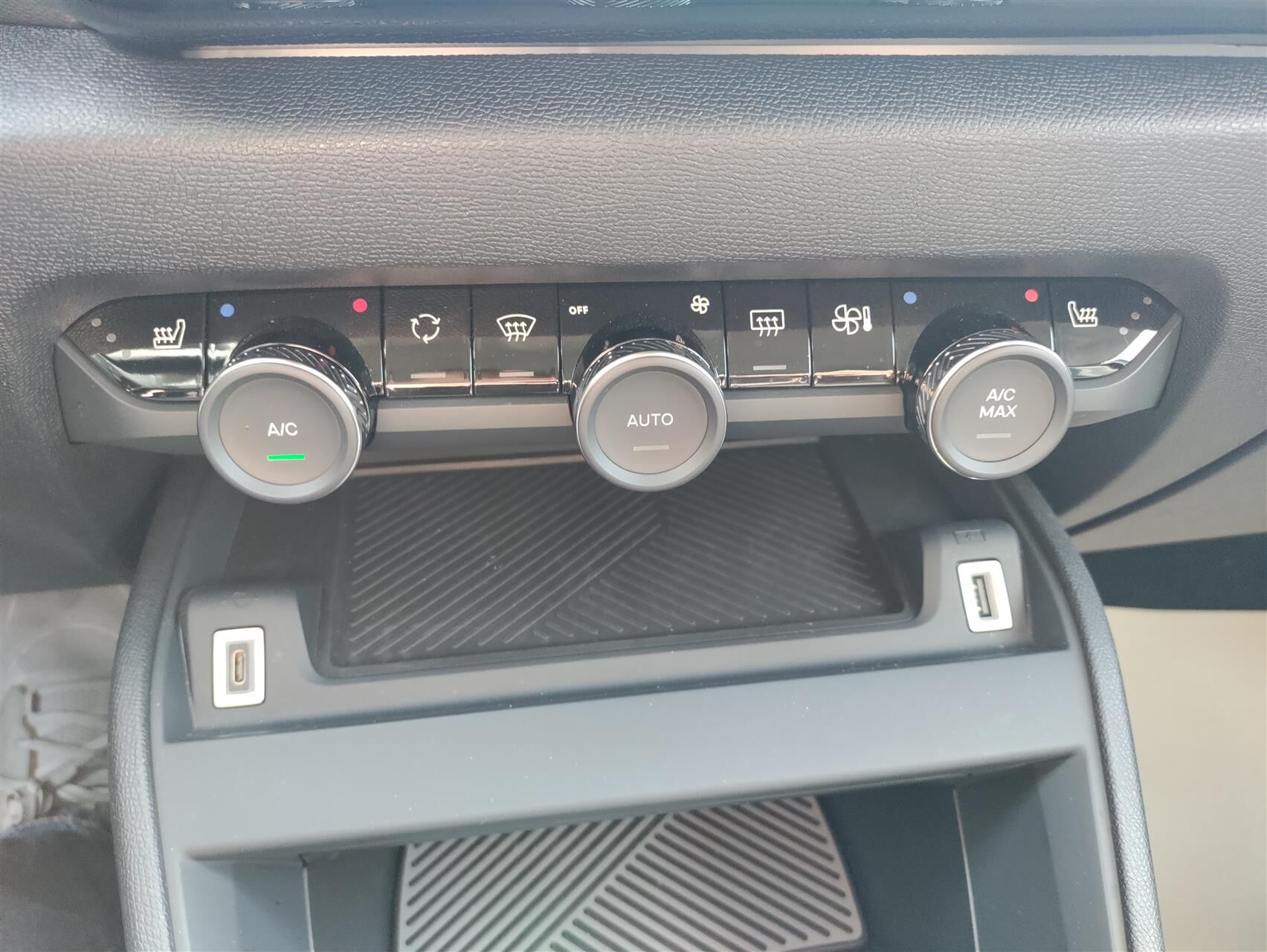 Billede af Citroën C4 1,2 PureTech VTR Sport EAT8 130HK 5d 8g Aut.