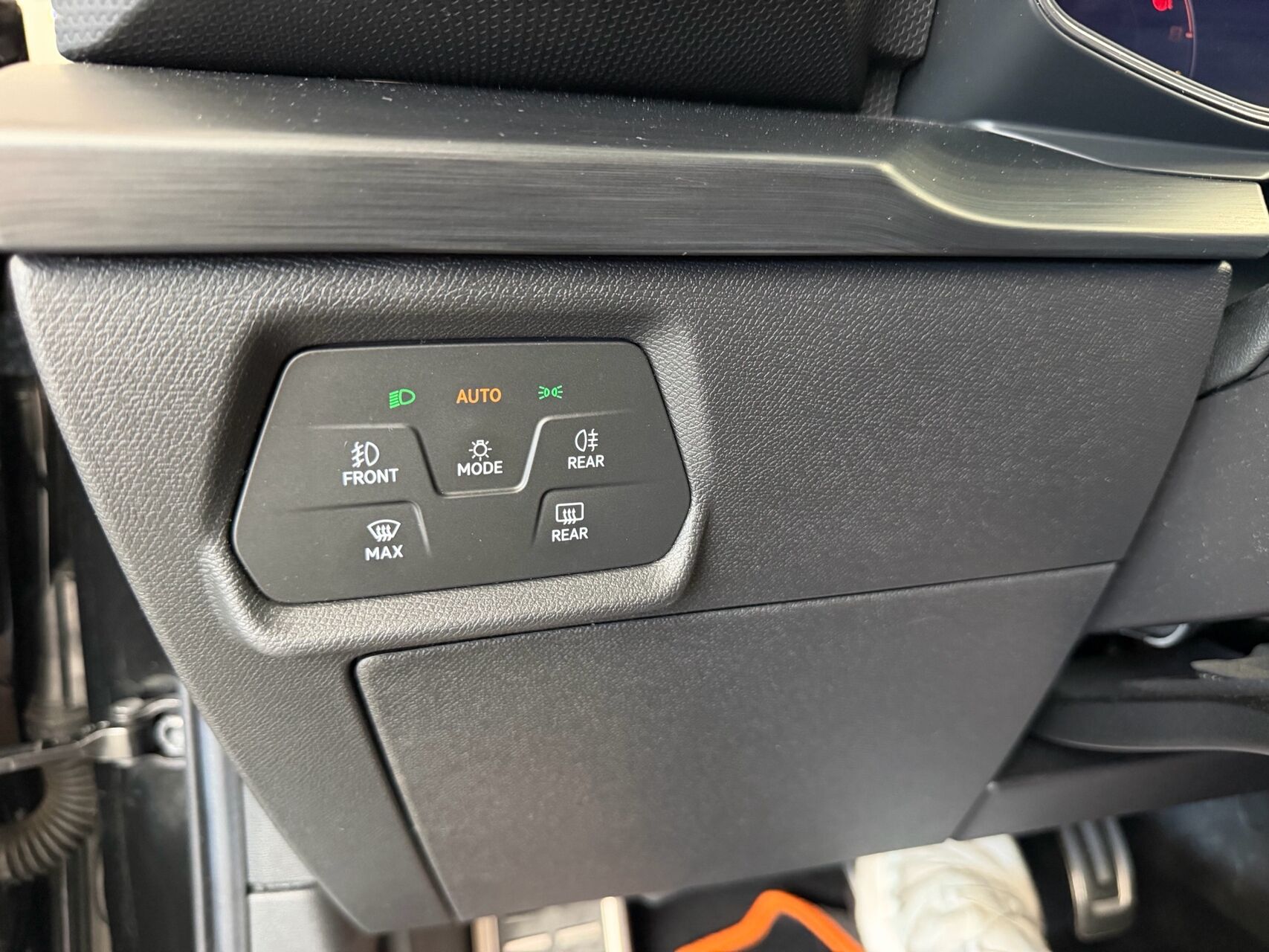 Billede af Seat Leon Sportstourer 1,4 e-Hybrid FR DSG 204HK Stc 6g Aut.