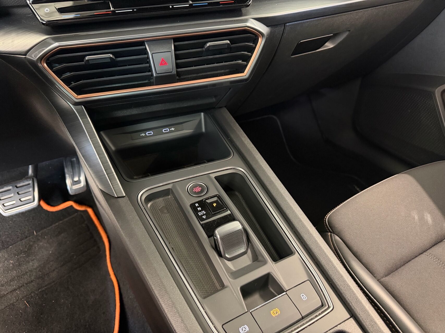 Billede af Seat Leon Sportstourer 1,4 e-Hybrid FR DSG 204HK Stc 6g Aut.