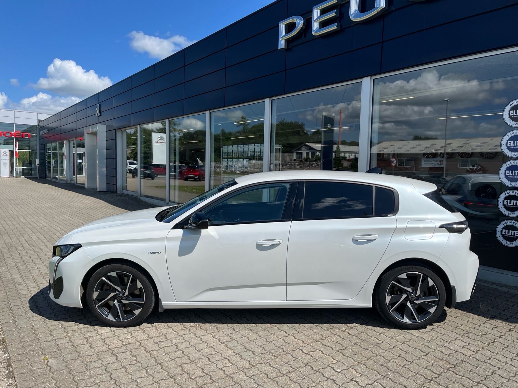 Billede af Peugeot 308 1,6 Plugin-hybrid First Selection Plus EAT8 180HK 5d 8g Aut.