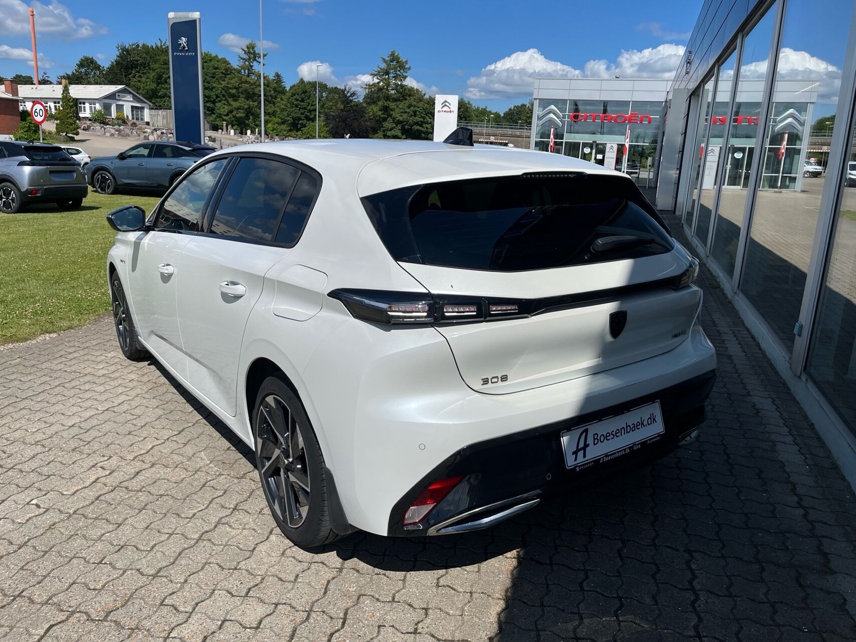 Billede af Peugeot 308 1,6 Plugin-hybrid First Selection Plus EAT8 180HK 5d 8g Aut.