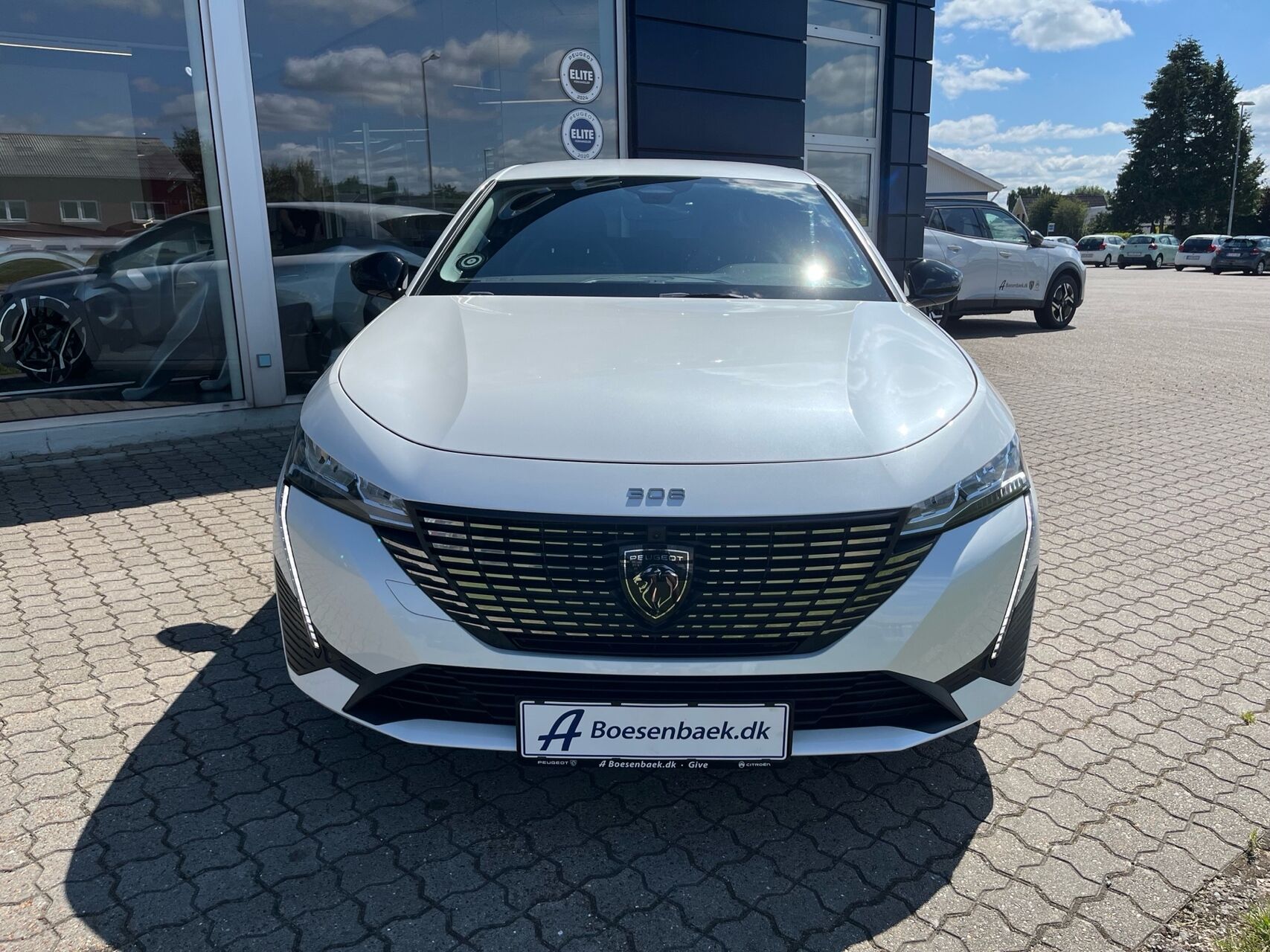 Billede af Peugeot 308 1,6 Plugin-hybrid First Selection Plus EAT8 180HK 5d 8g Aut.