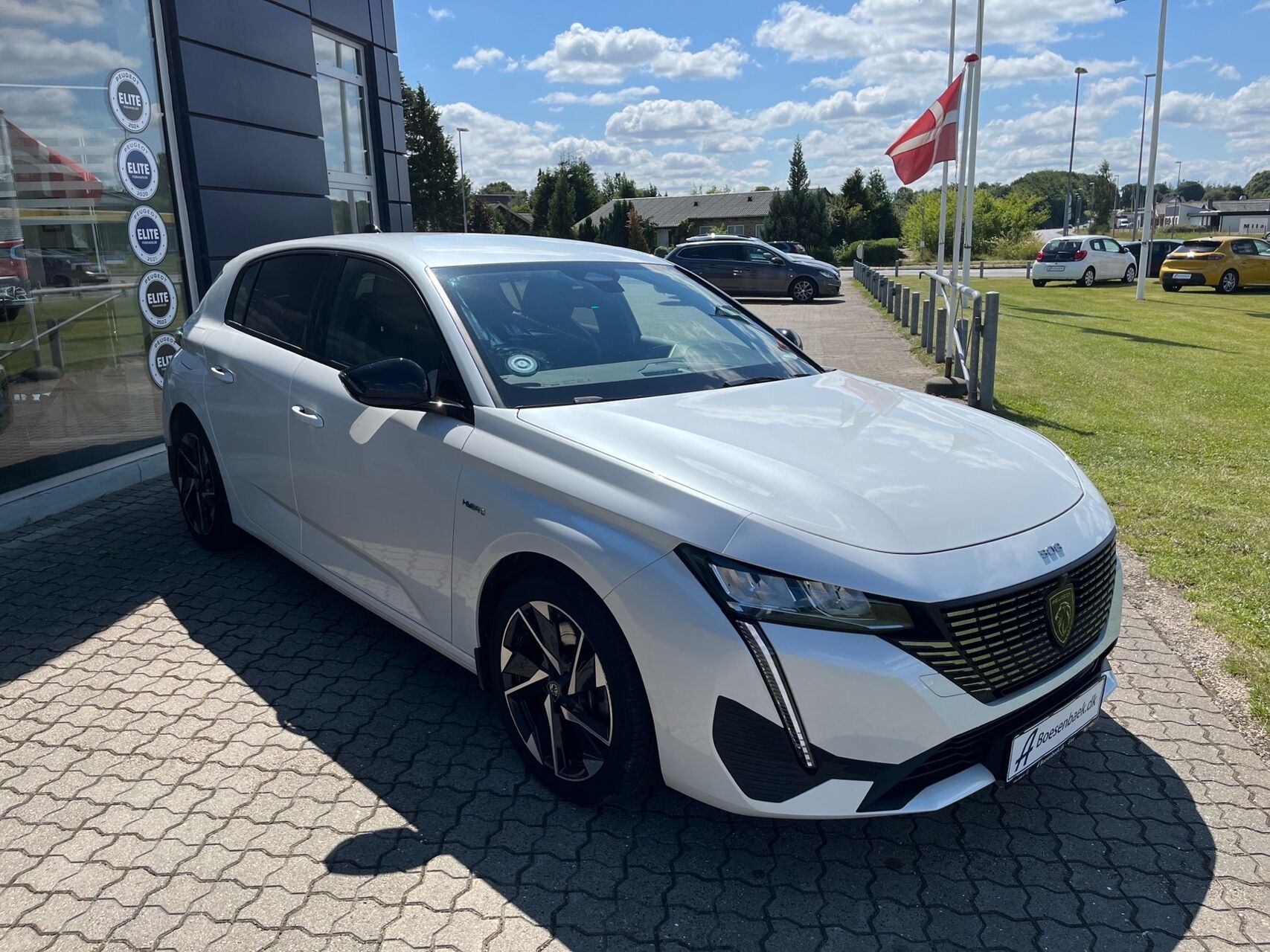Billede af Peugeot 308 1,6 Plugin-hybrid First Selection Plus EAT8 180HK 5d 8g Aut.