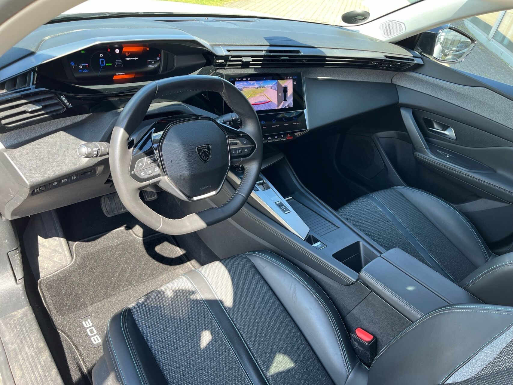 Billede af Peugeot 308 1,6 Plugin-hybrid First Selection Plus EAT8 180HK 5d 8g Aut.