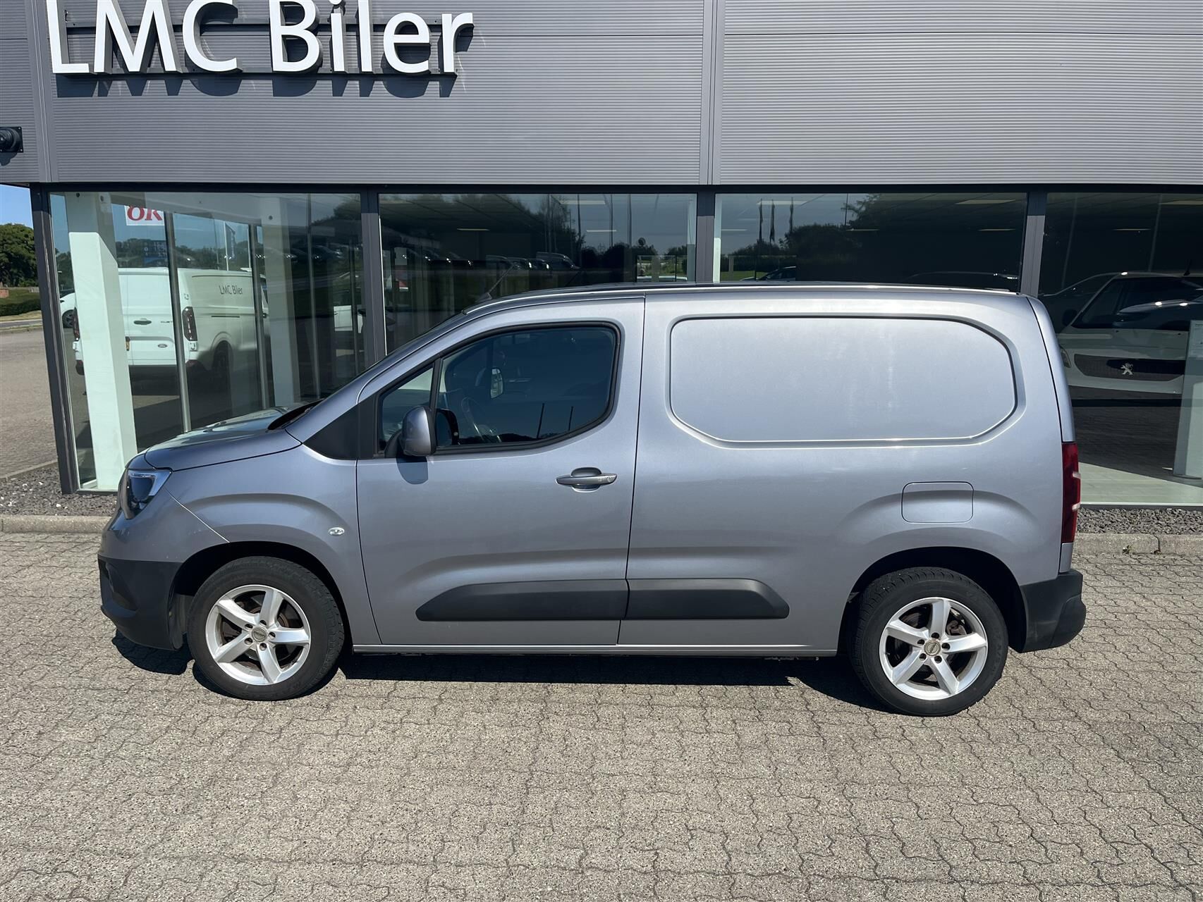Billede af Opel Combo L1V1 1,5 D Enjoy EAT8 130HK Van 8g Aut.