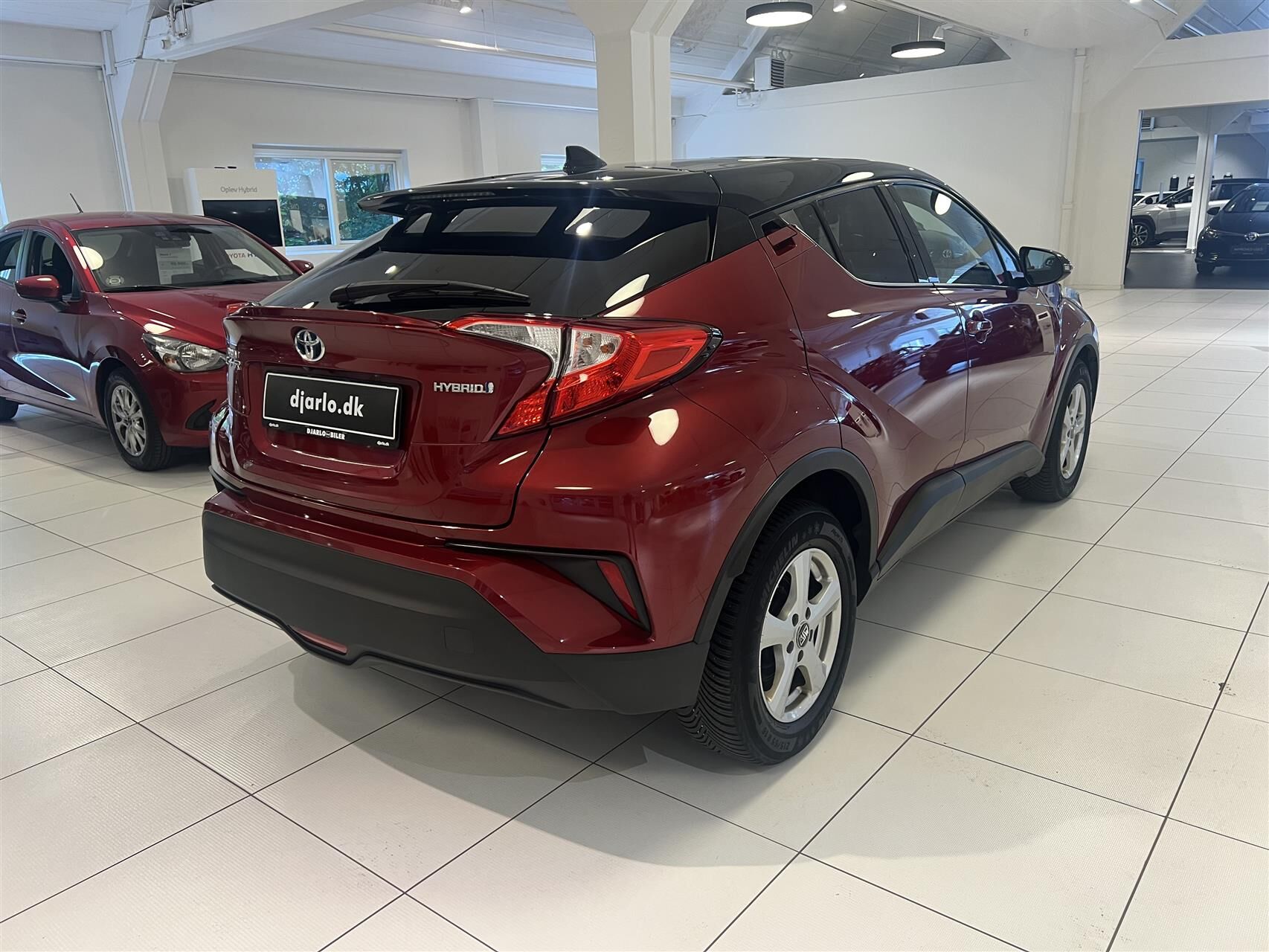 Billede af Toyota C-HR 1,8 Hybrid C-LUB Bi-tone Multidrive S 122HK 5d Aut.