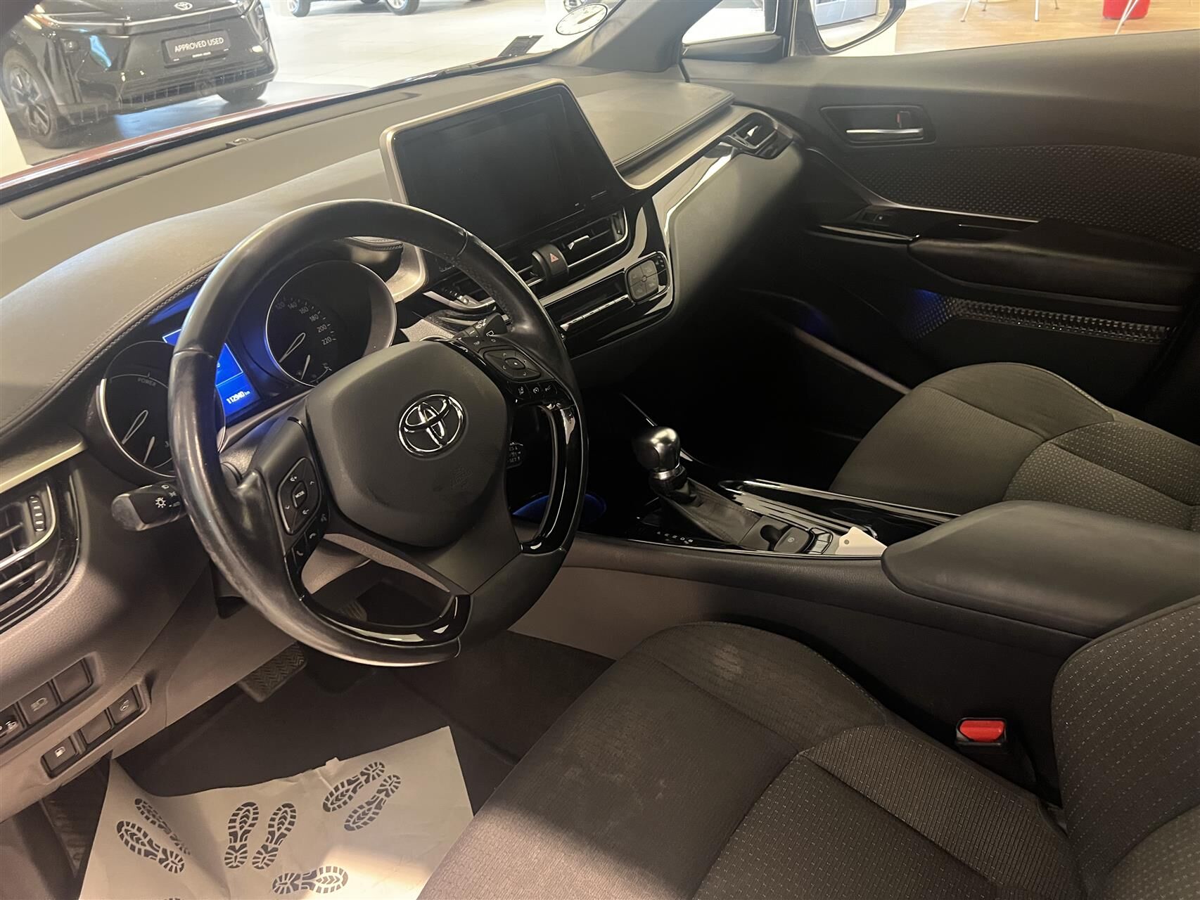 Billede af Toyota C-HR 1,8 Hybrid C-LUB Bi-tone Multidrive S 122HK 5d Aut.