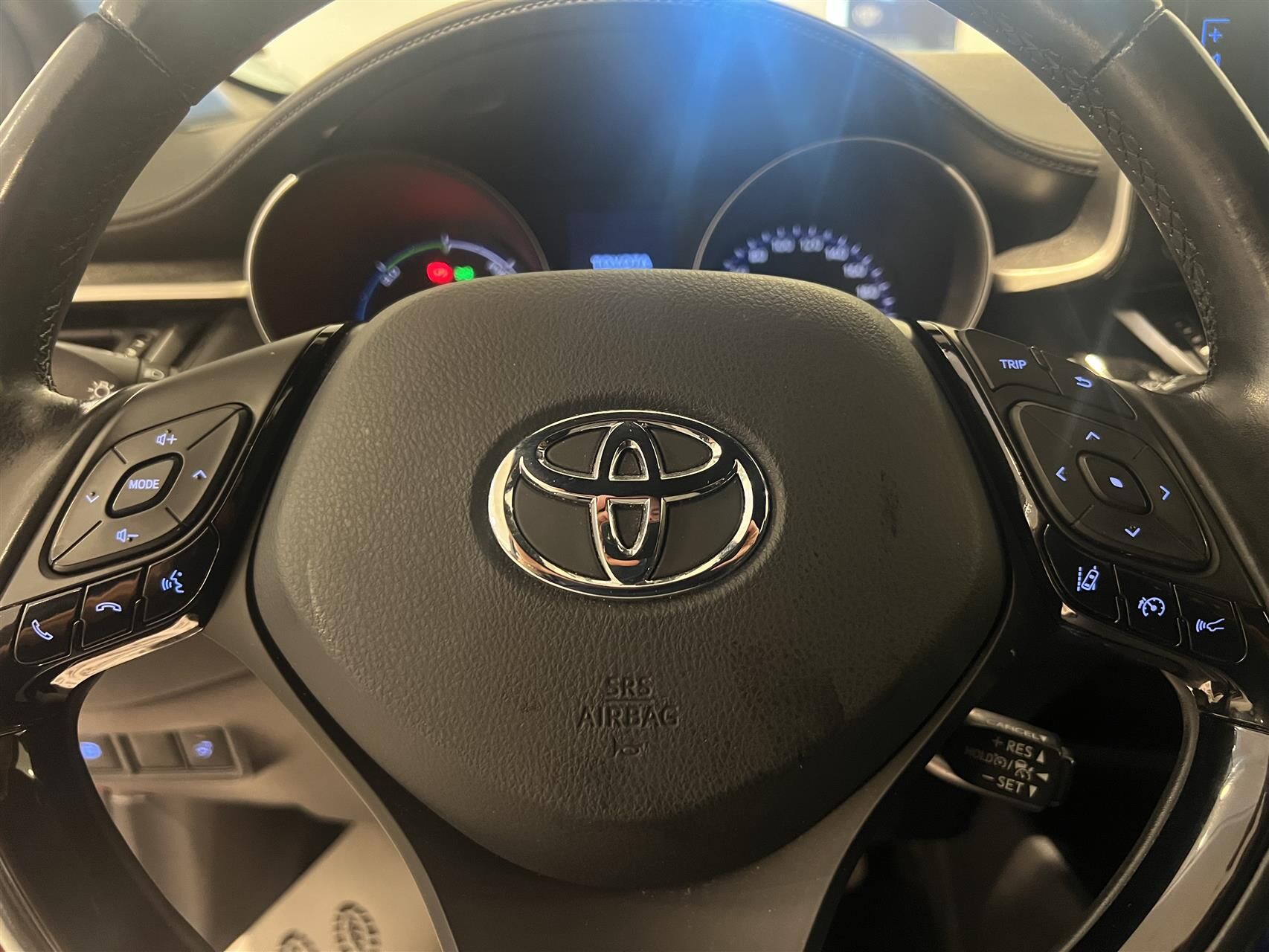 Billede af Toyota C-HR 1,8 Hybrid C-LUB Bi-tone Multidrive S 122HK 5d Aut.