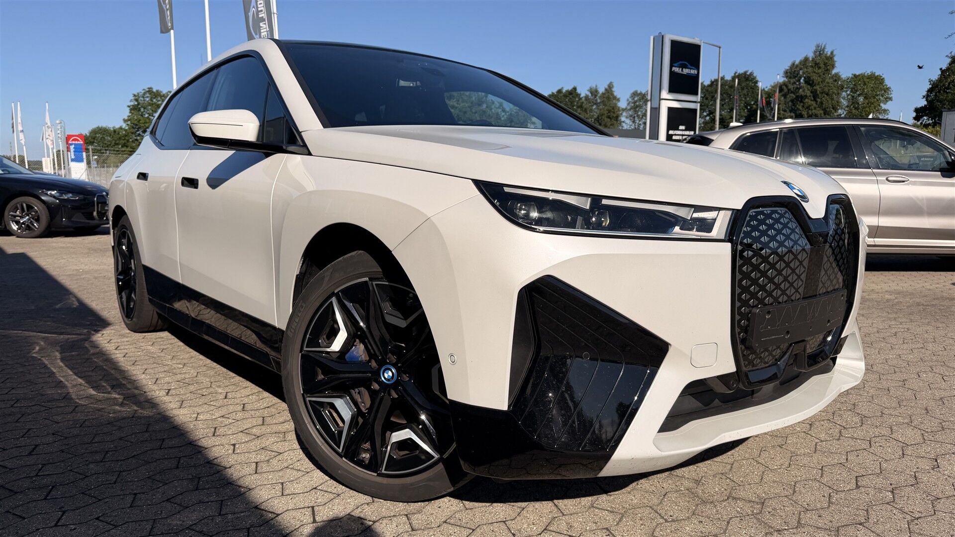 Billede af BMW iX 40 Fully Charged Sport XDrive 326HK 5d Aut. 