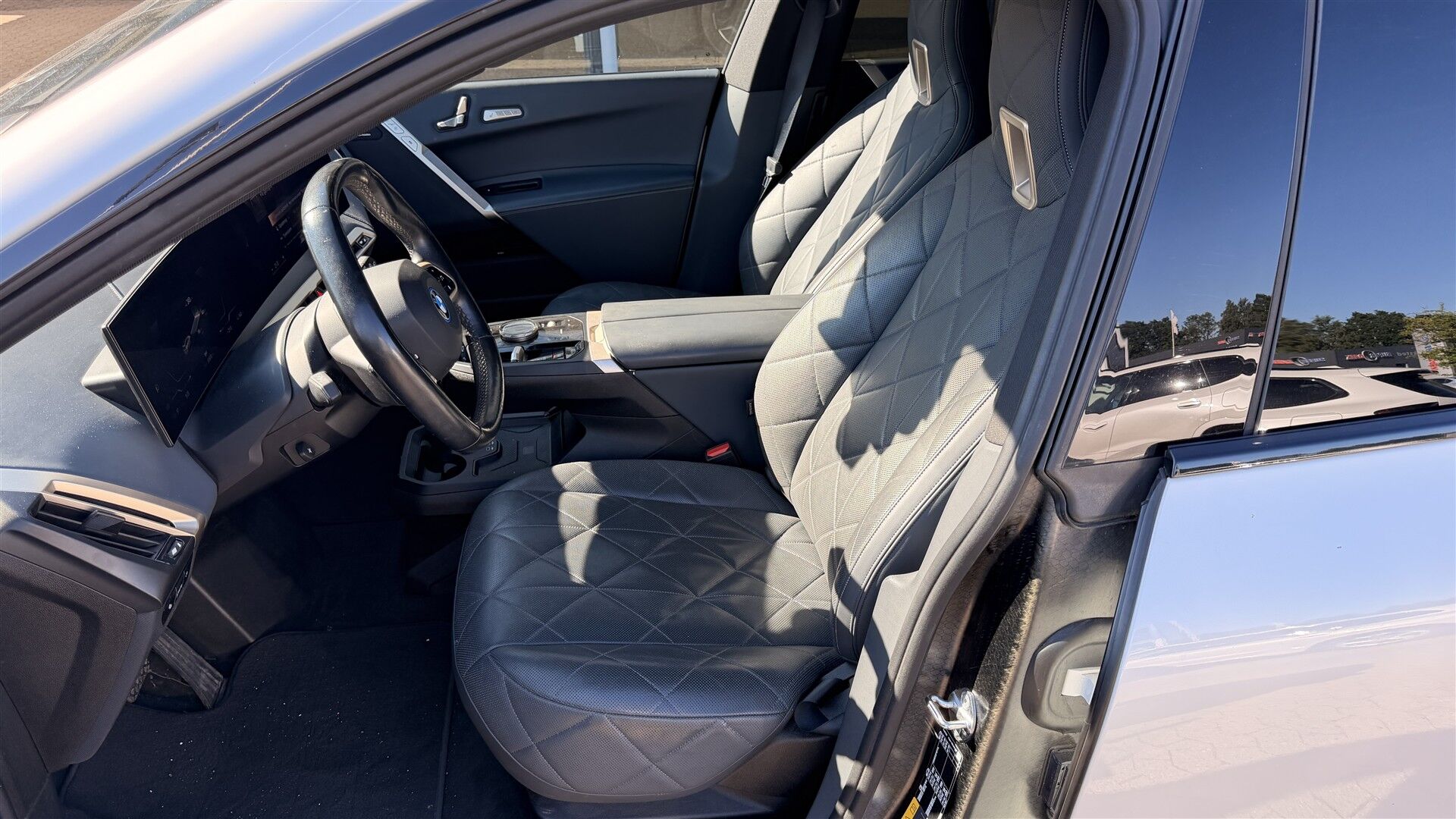 Billede af BMW iX 40 Fully Charged Sport XDrive 326HK 5d Aut. 