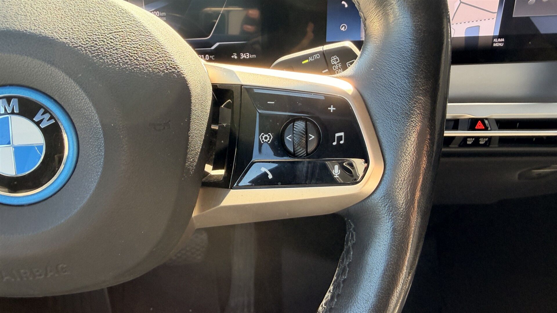 Billede af BMW iX 40 Fully Charged Sport XDrive 326HK 5d Aut. 