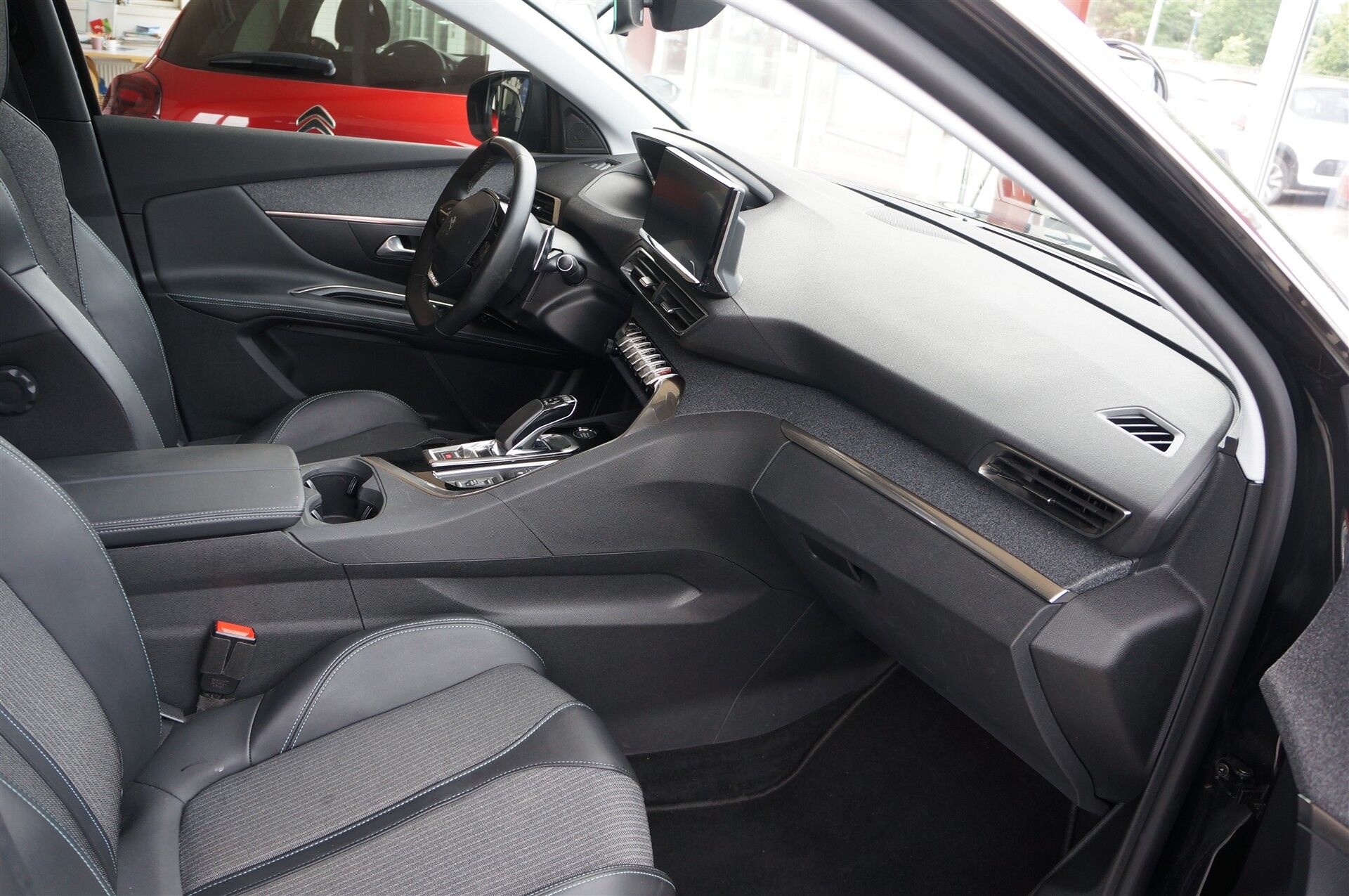 Billede af Peugeot 3008 1,6 PureTech  Plugin-hybrid Allure Pack EAT8 225HK 5d 8g Aut.
