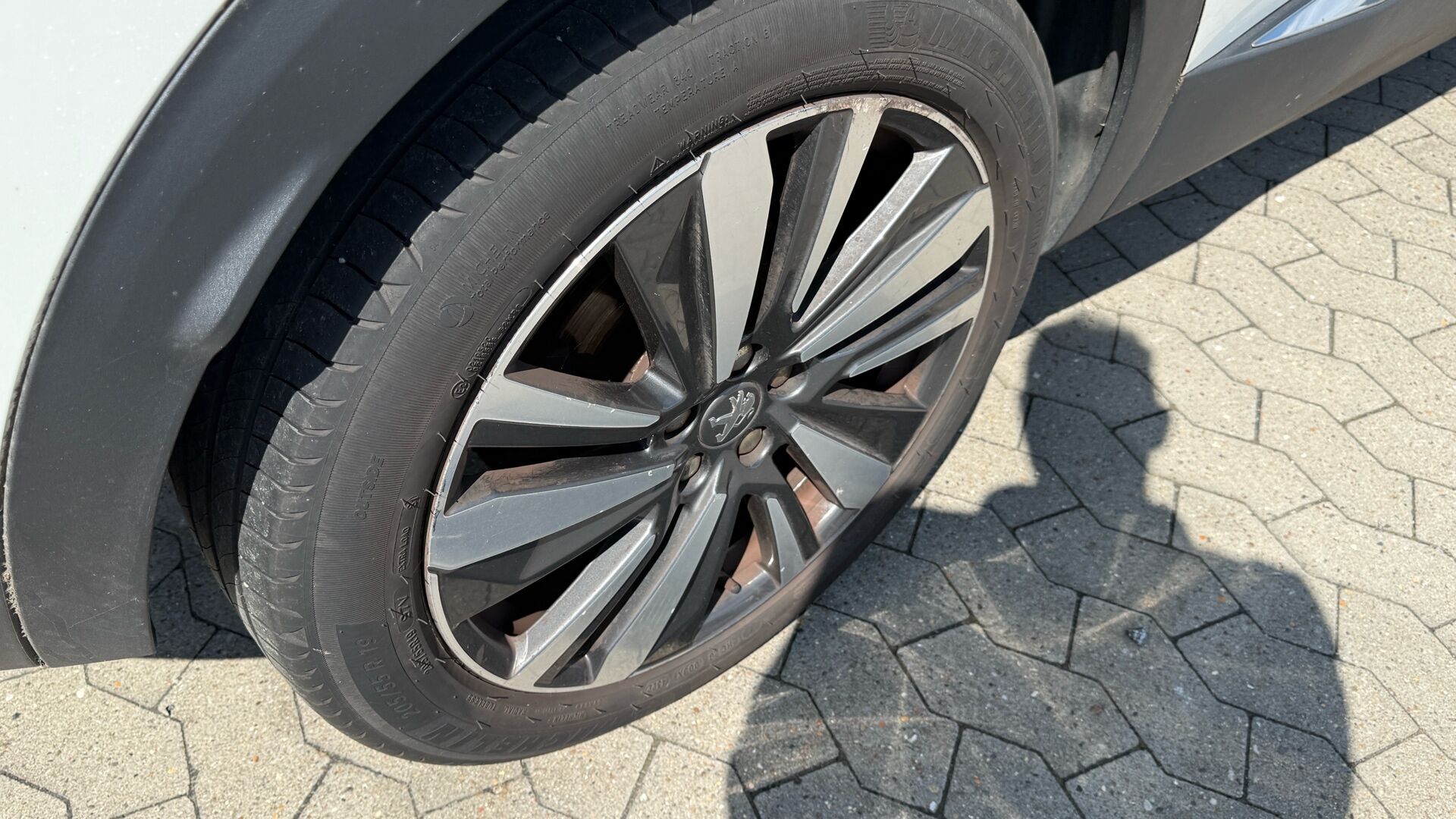 Billede af Peugeot 3008 1,2 e-THP Allure 130HK 5d 6g