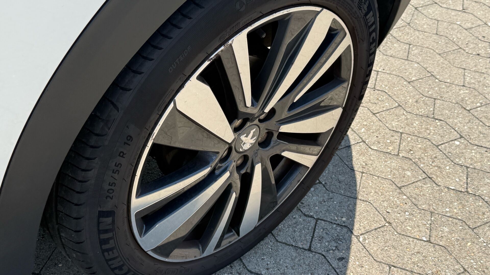 Billede af Peugeot 3008 1,2 e-THP Allure 130HK 5d 6g