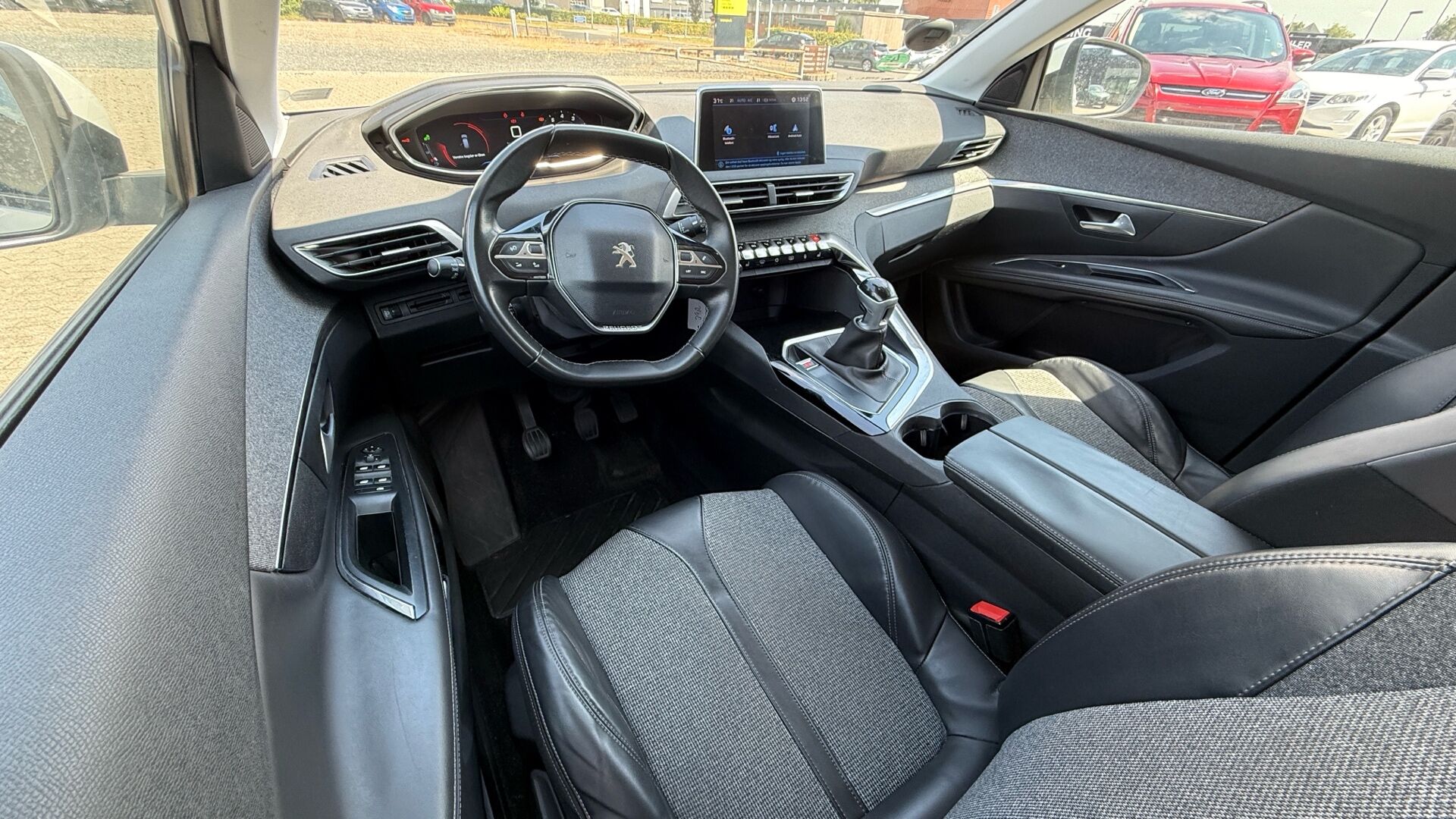 Billede af Peugeot 3008 1,2 e-THP Allure 130HK 5d 6g