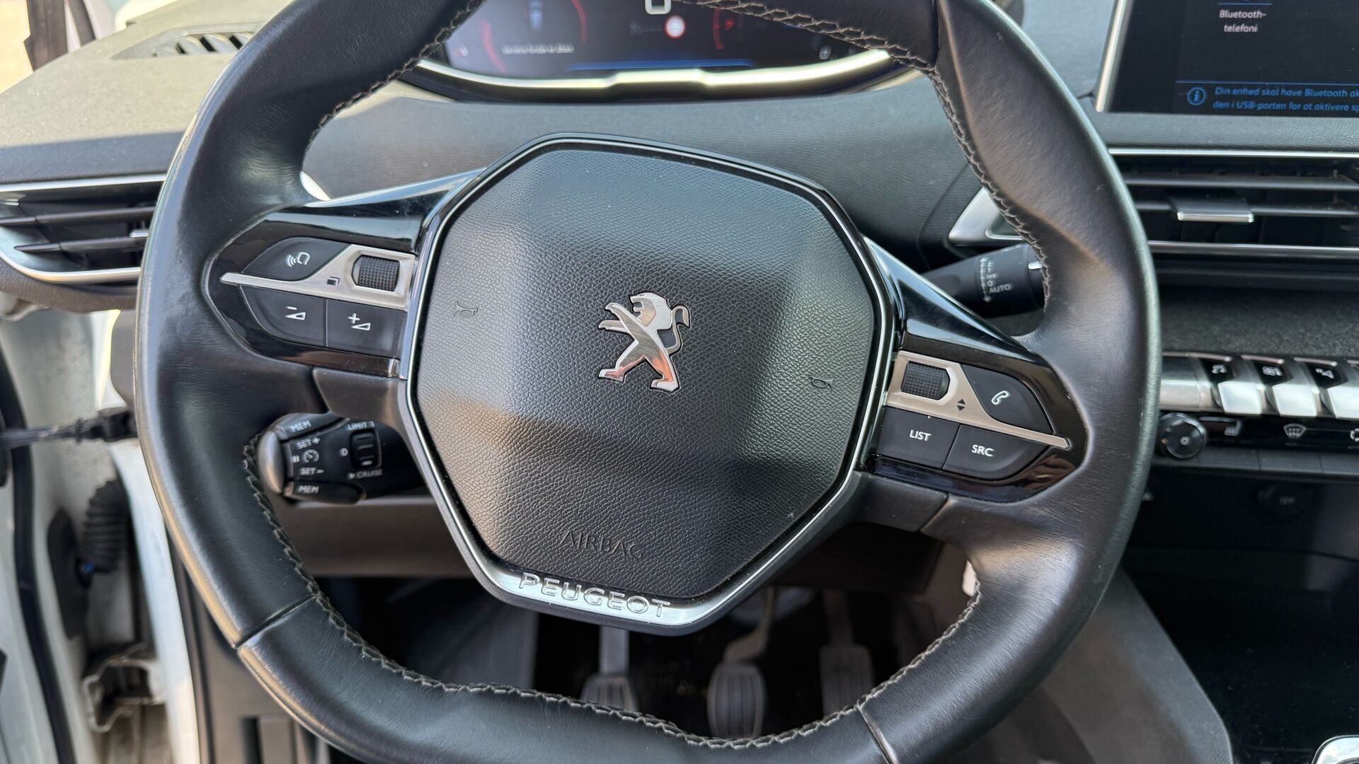 Billede af Peugeot 3008 1,2 e-THP Allure 130HK 5d 6g