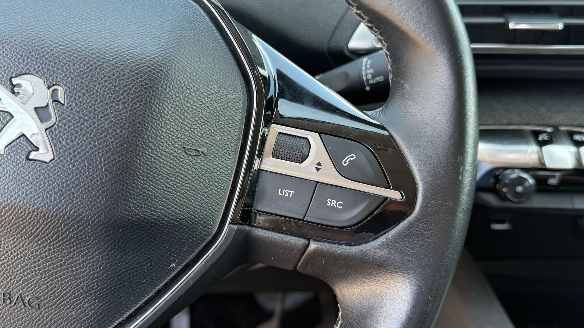 Billede af Peugeot 3008 1,2 e-THP Allure 130HK 5d 6g