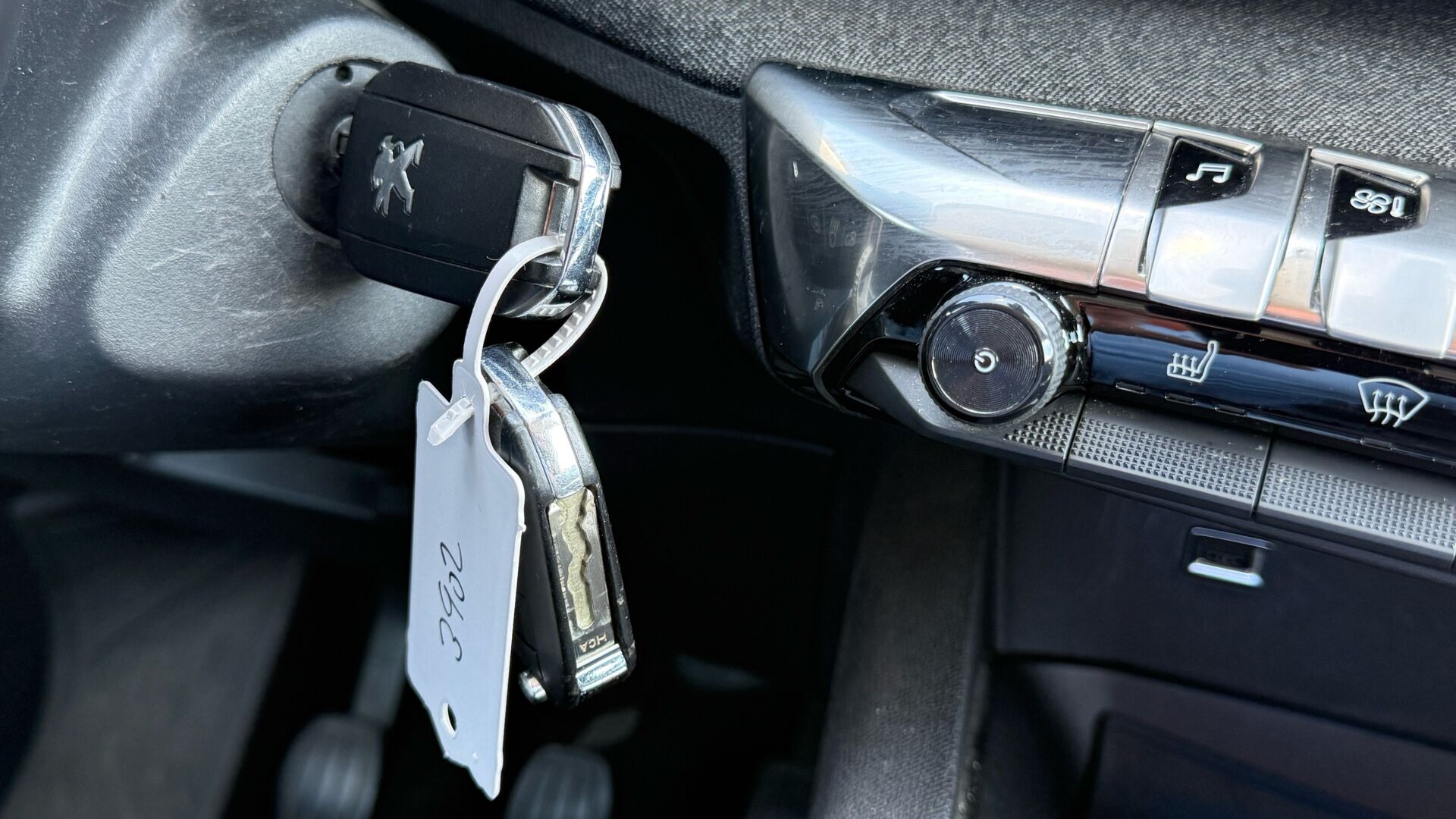 Billede af Peugeot 3008 1,2 e-THP Allure 130HK 5d 6g